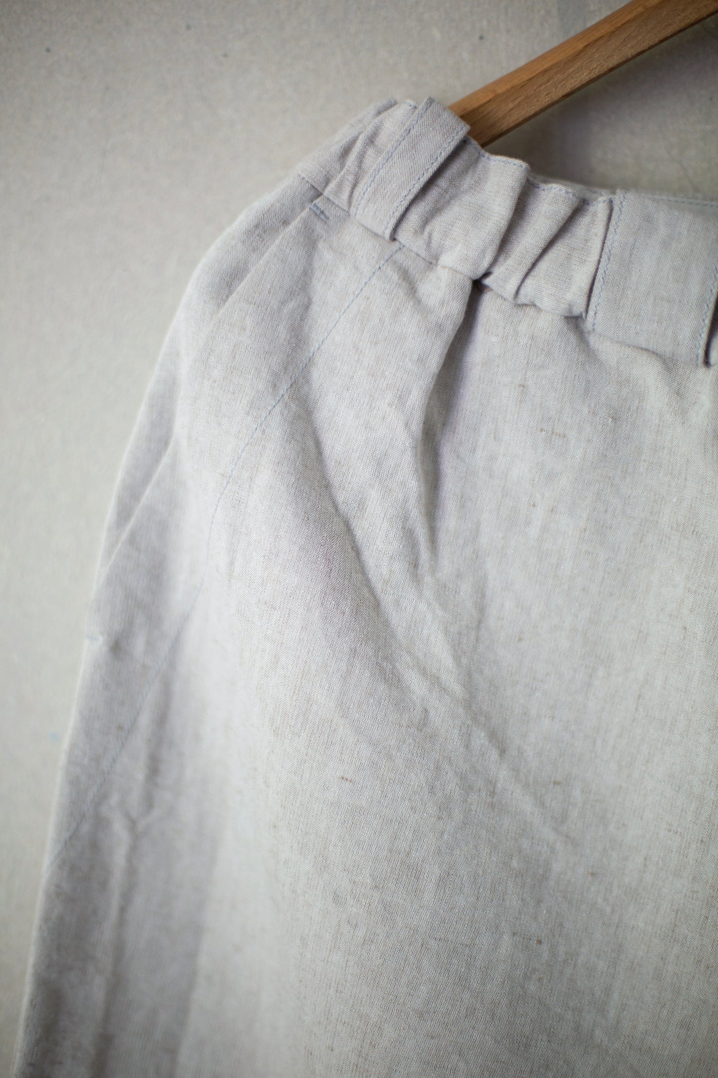 straight long pants in chalk high-density hemp-cotton