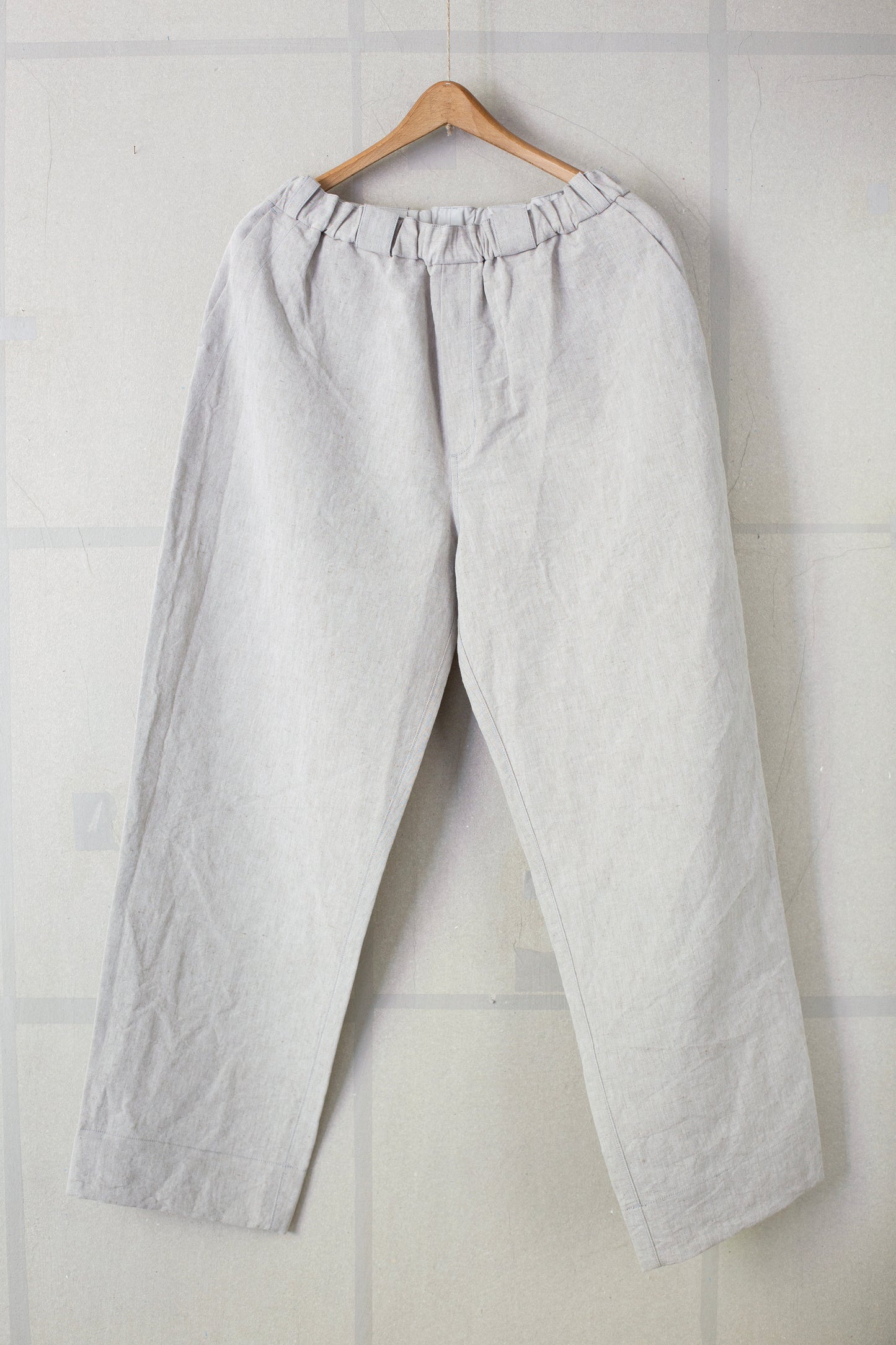 straight long pants in chalk high-density hemp-cotton