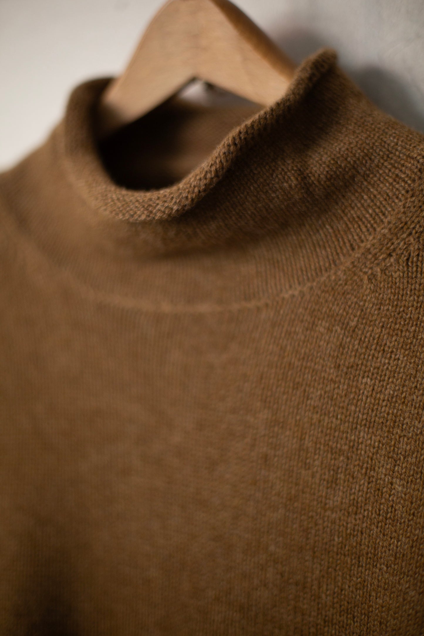 Cashmere lambswool rollneck knit sweater - dark ochre