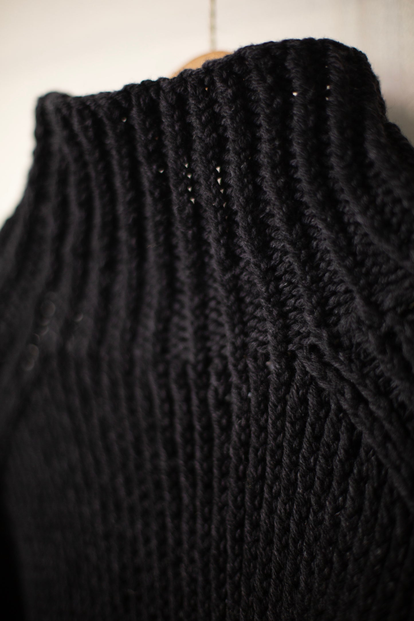 KNIT#68 - LALIN BLACK