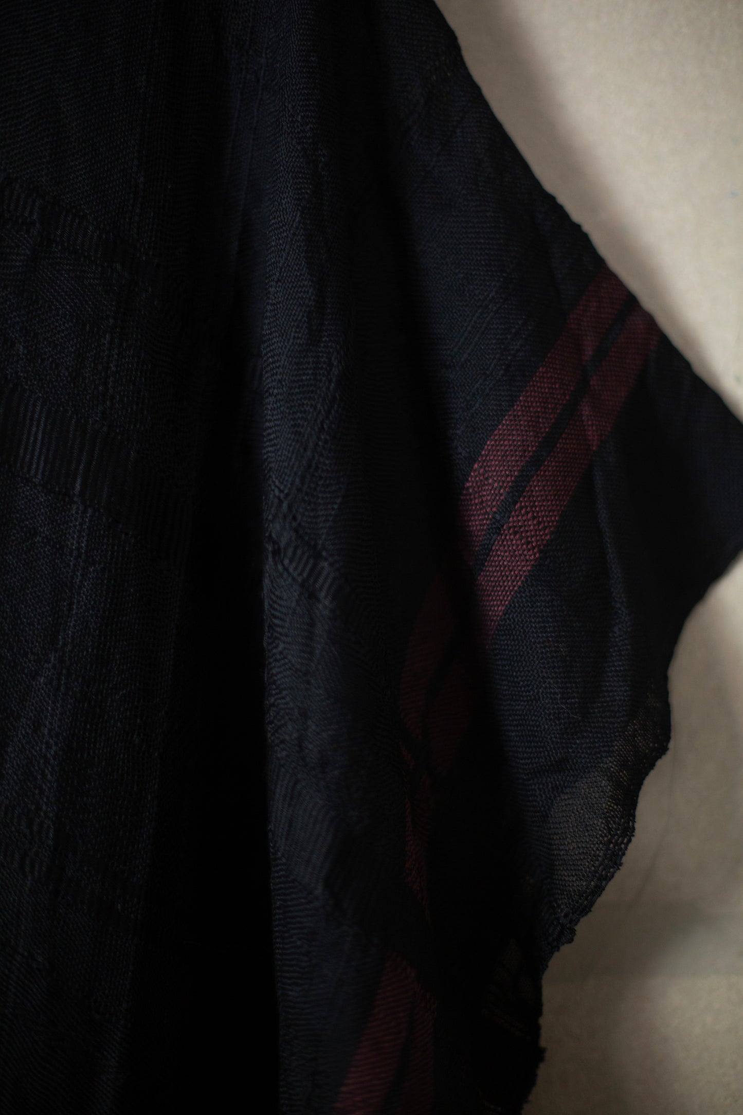 golden dragon V - a black smock tunic