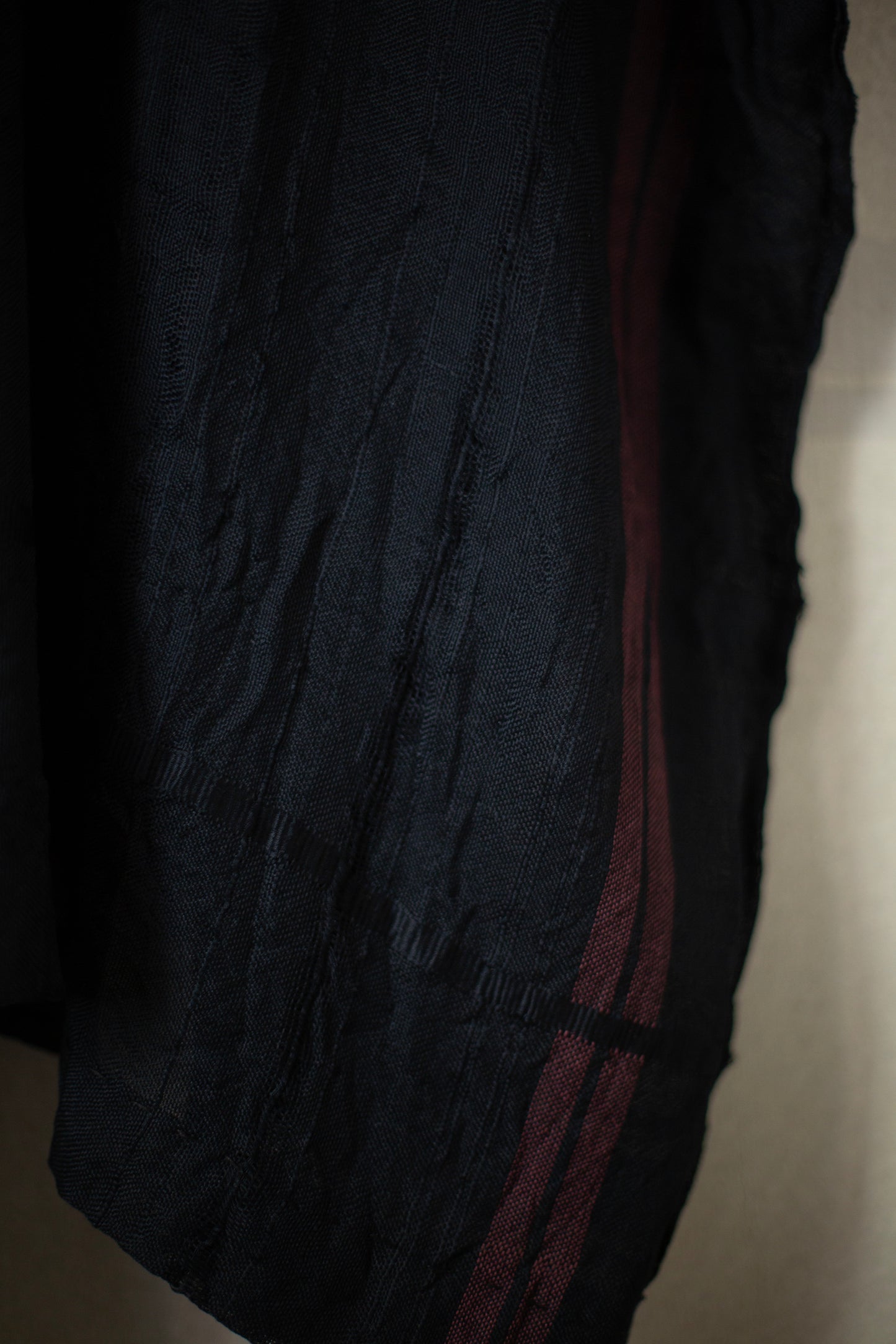 golden dragon V - a black smock tunic