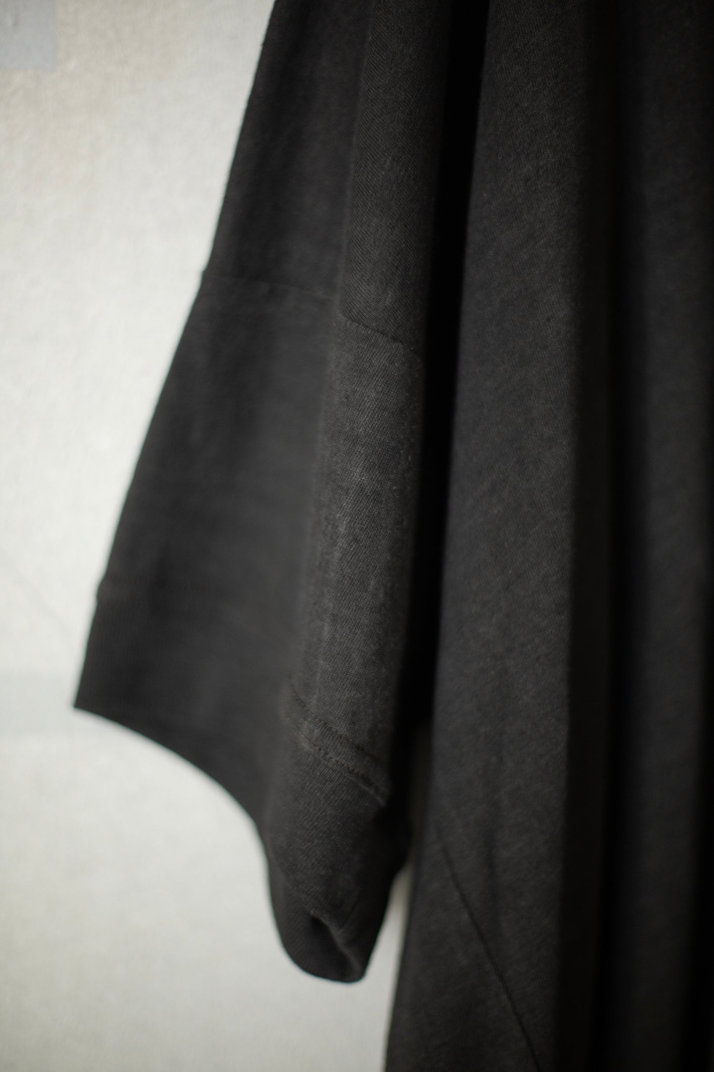 TEE#81 - COTTON LINEN JERSEY DARK SUMI