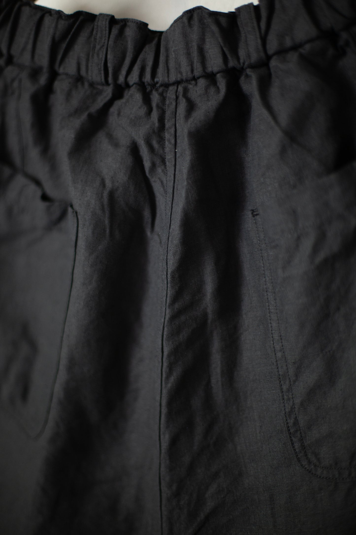 Short Loose Trousers In Black light Hemp