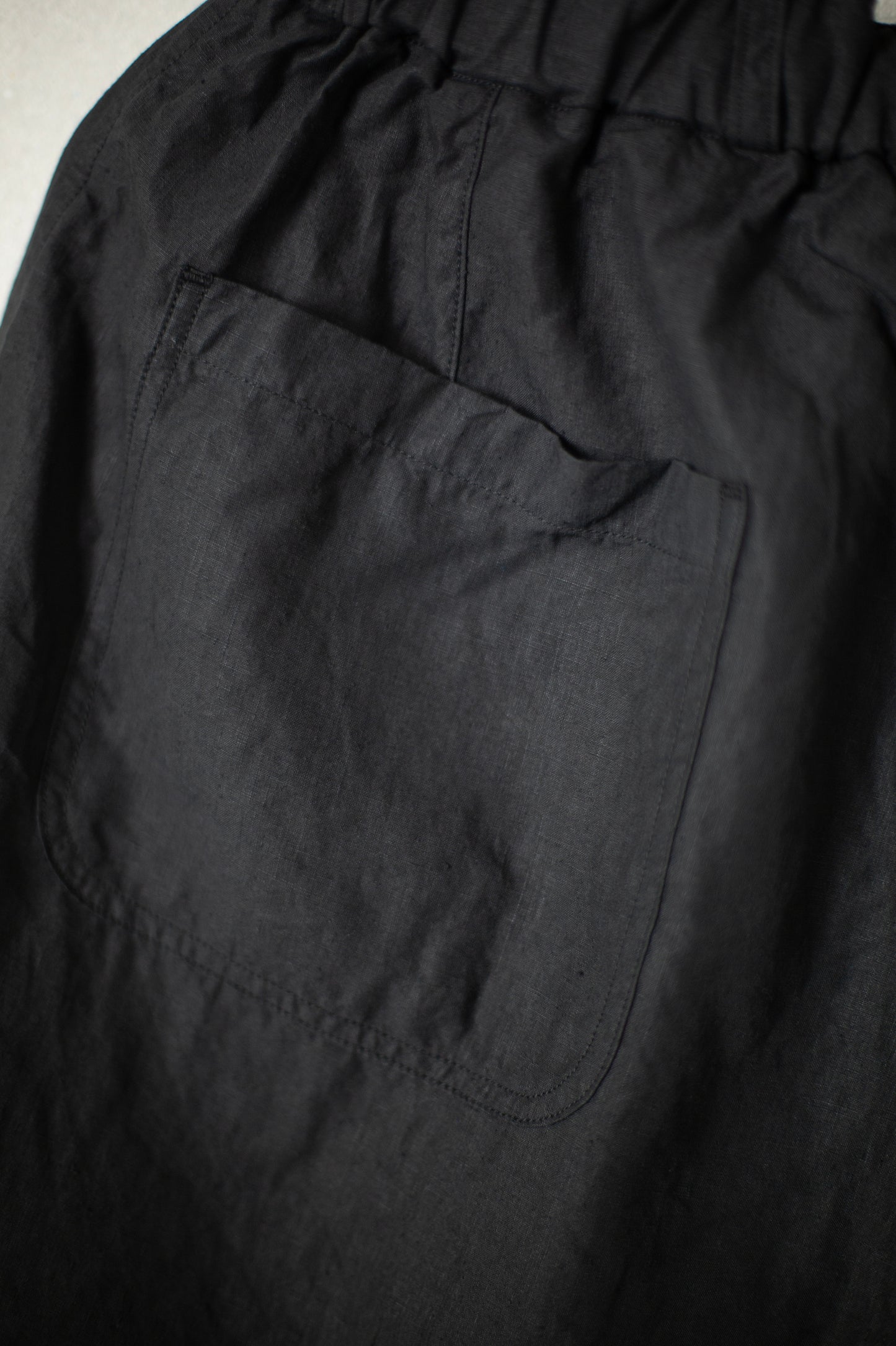 Short Loose Trousers In Black light Hemp