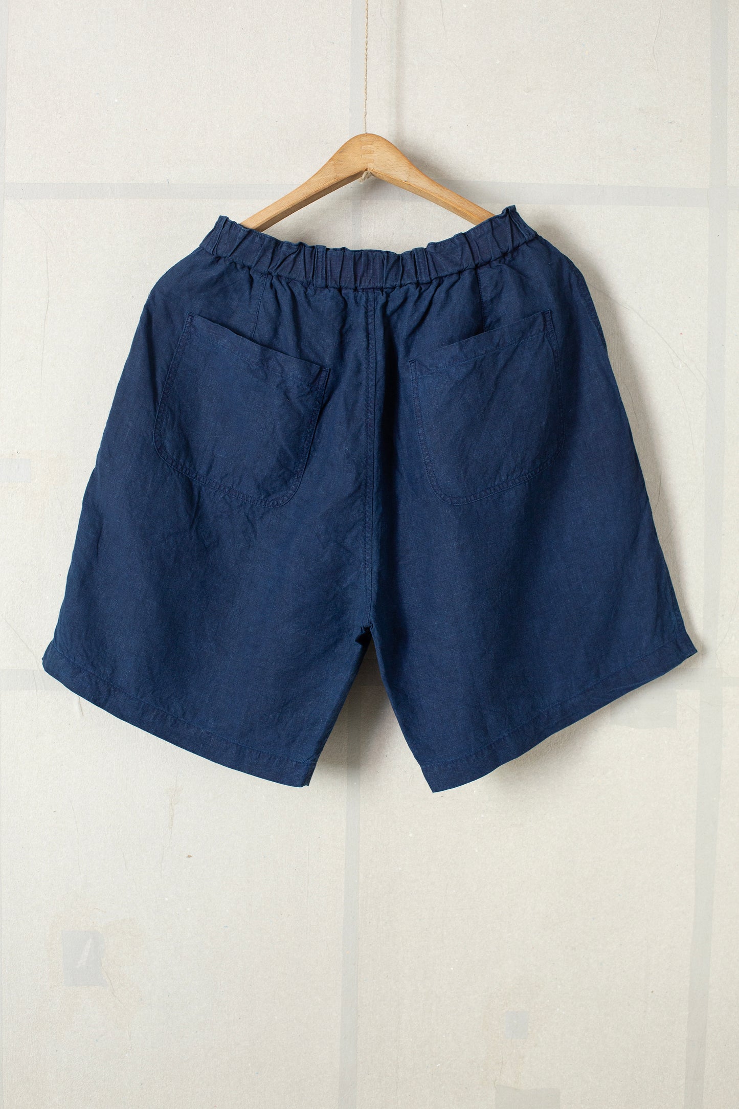 Short Loose Trousers In Dark Indigo dye light Hemp