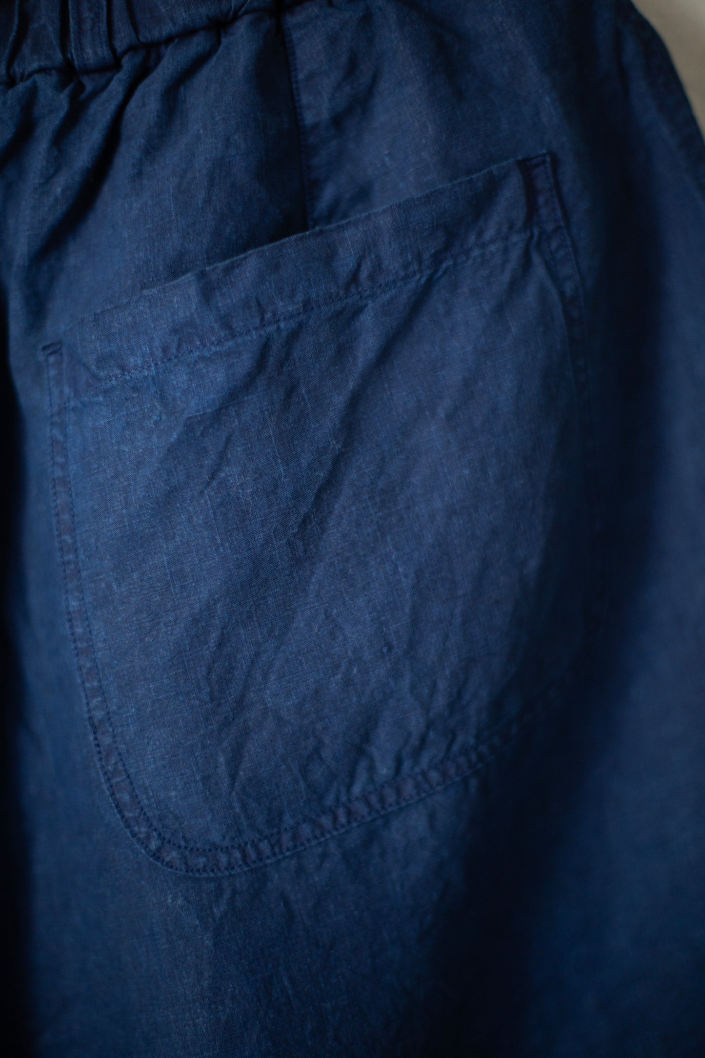 Short Loose Trousers In Dark Indigo dye light Hemp