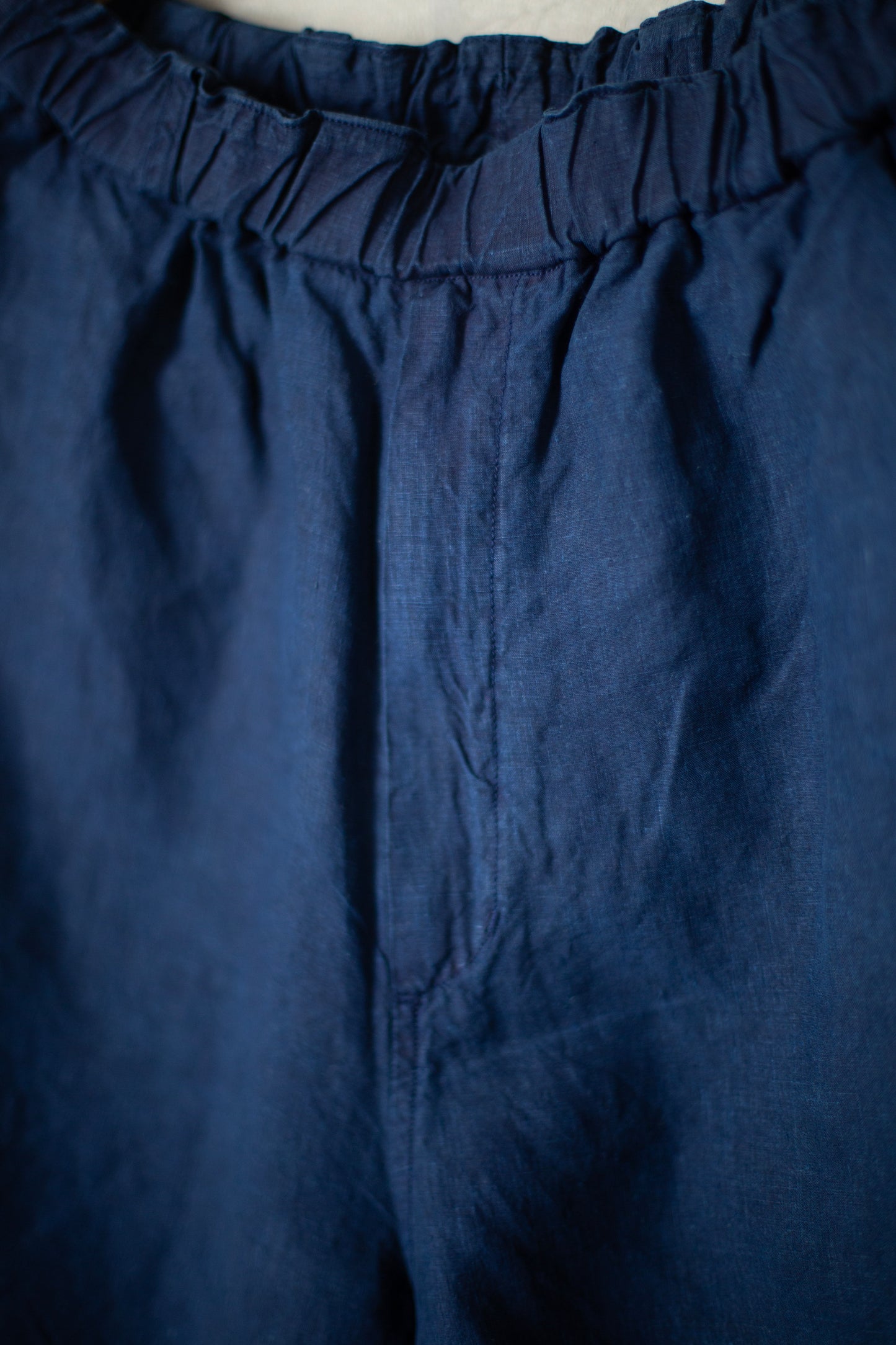 Short Loose Trousers In Dark Indigo dye light Hemp
