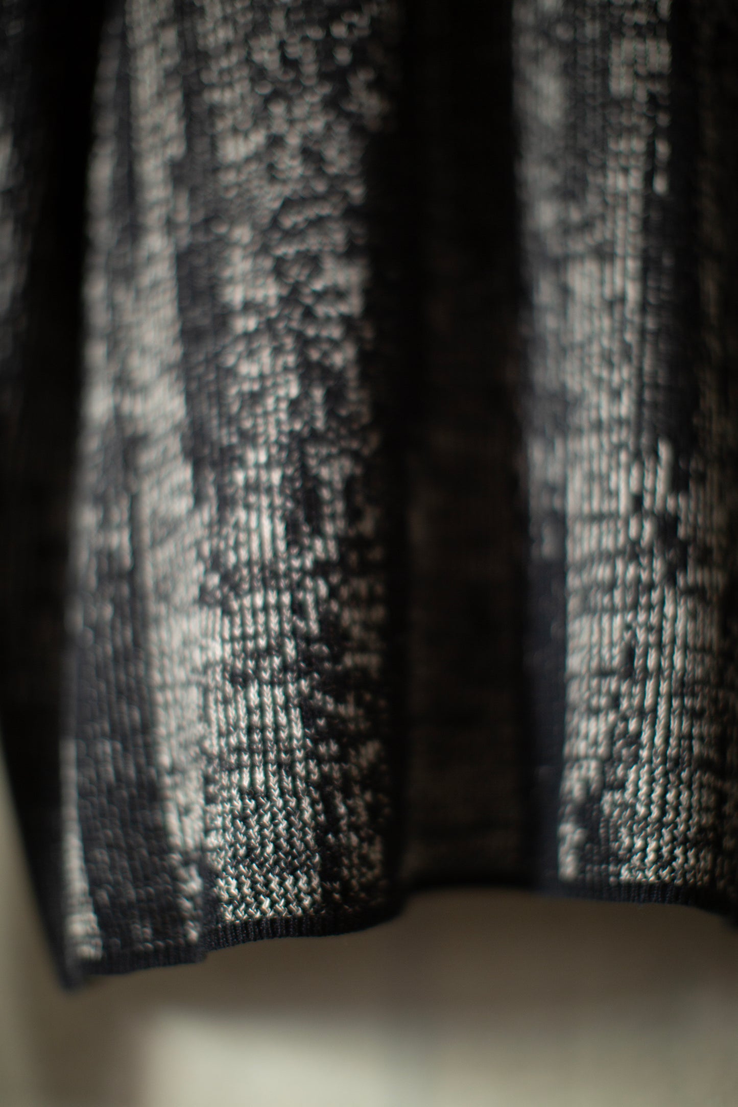 KNIT#77 - LINEN COTTON KASURI BLACK NATURAL