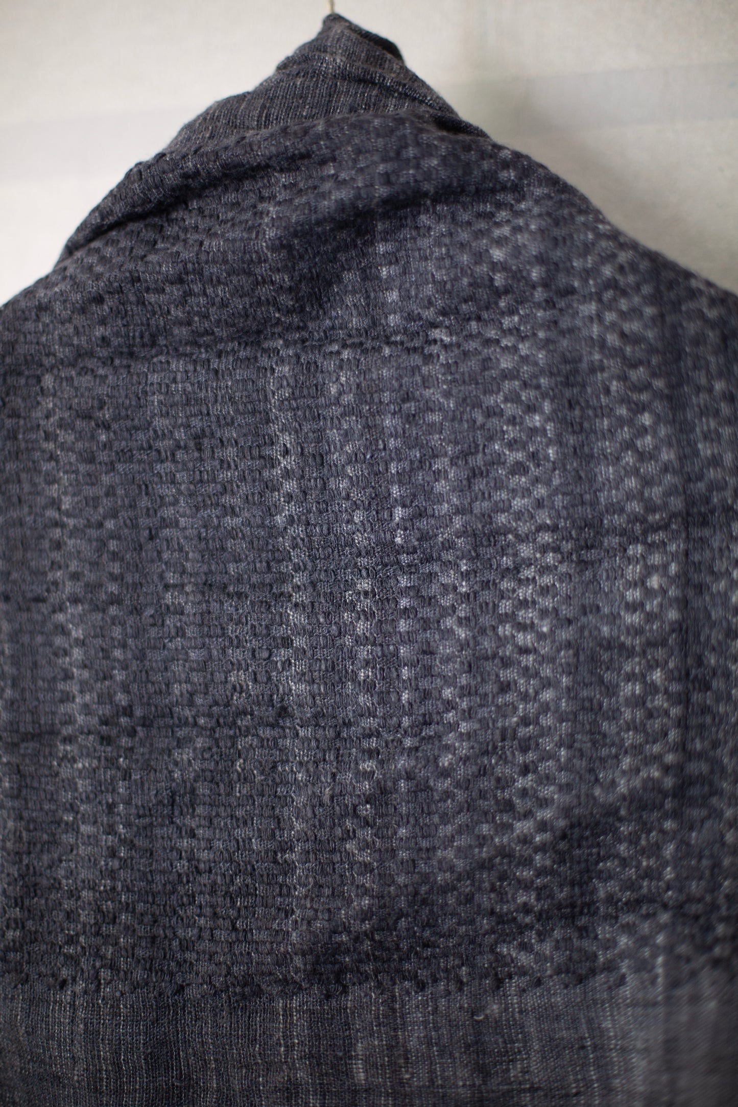STOLE#1 - HANDWOVEN ERI SILK GREY/NATURAL