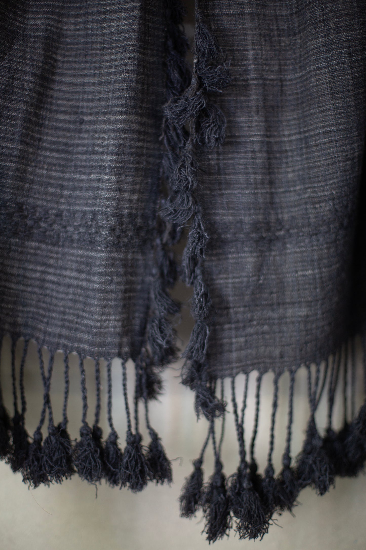 STOLE#1 - HANDWOVEN ERI SILK GREY/NATURAL