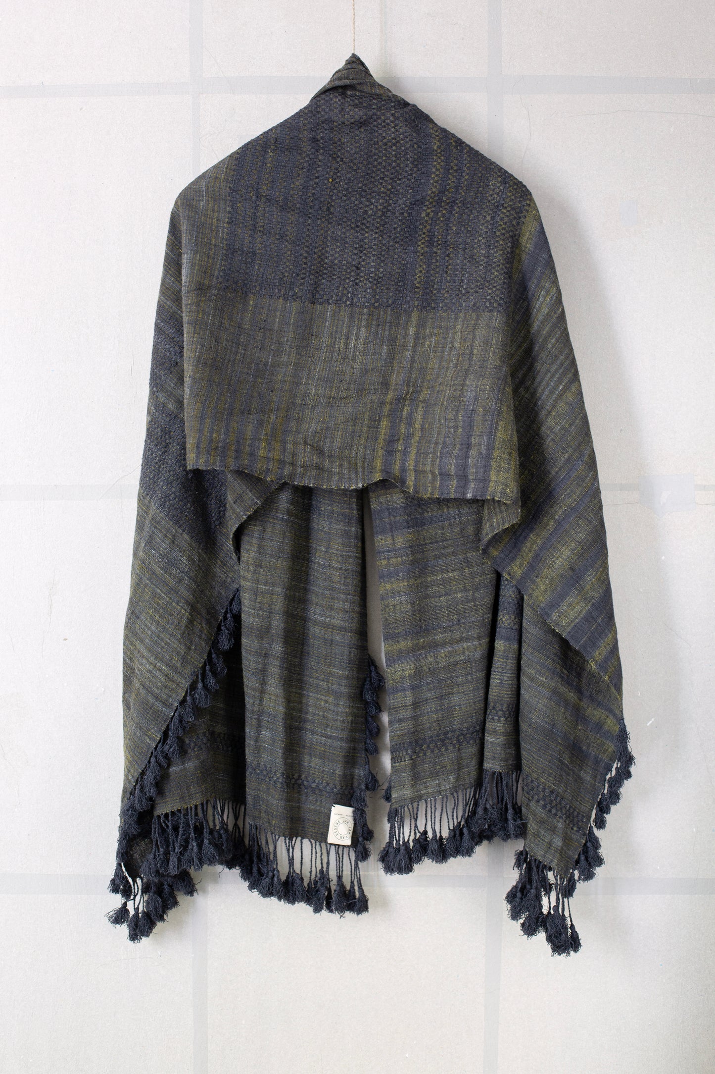 STOLE#1 - HANDWOVEN ERI SILK GREY/GREEN