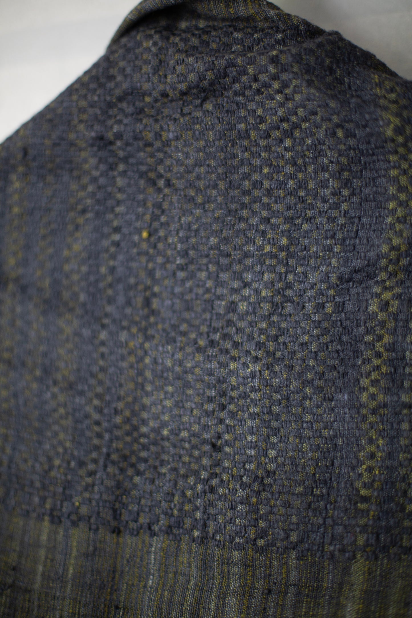 STOLE#1 - HANDWOVEN ERI SILK GREY/GREEN