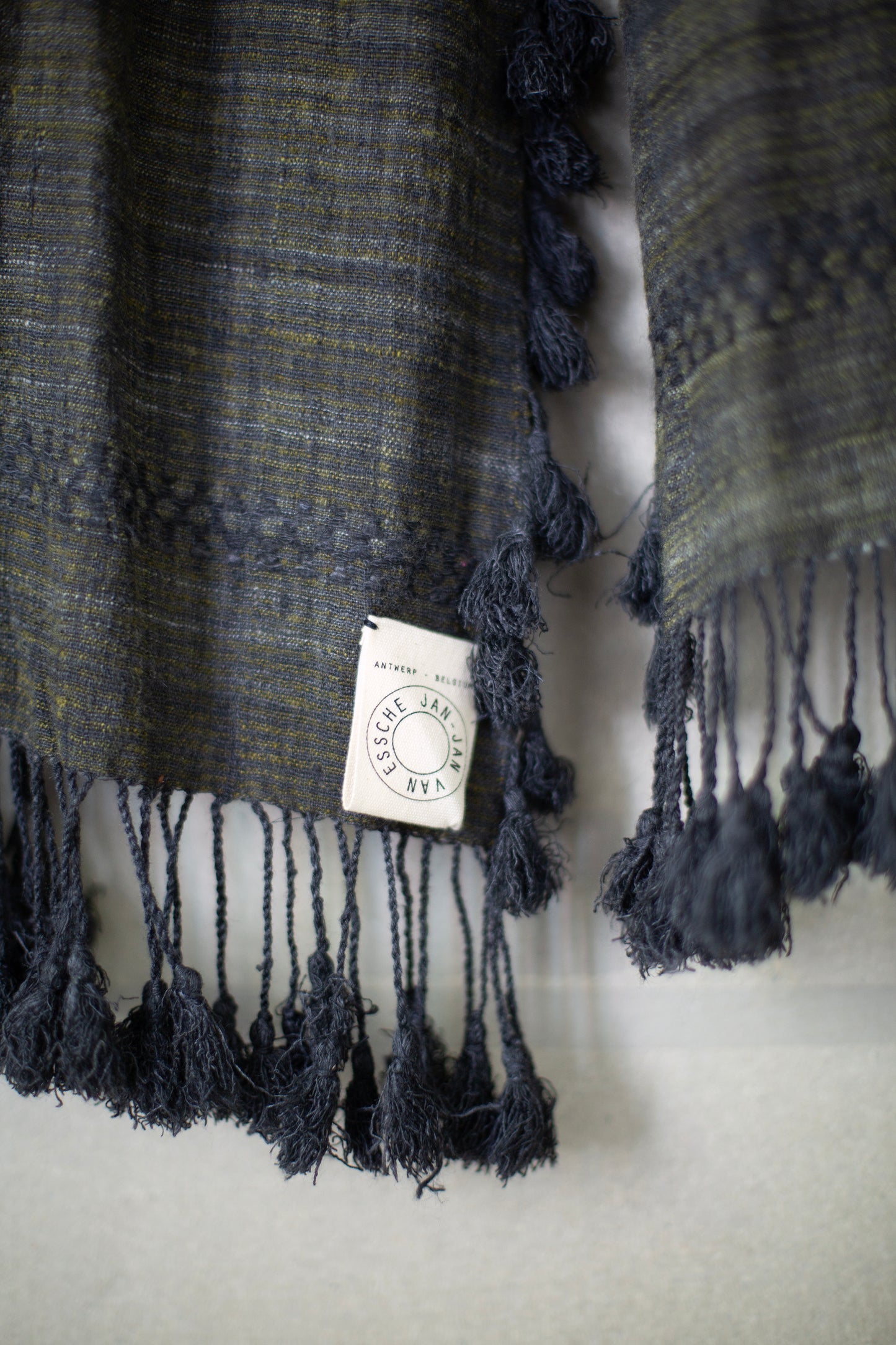 STOLE#1 - HANDWOVEN ERI SILK GREY/GREEN