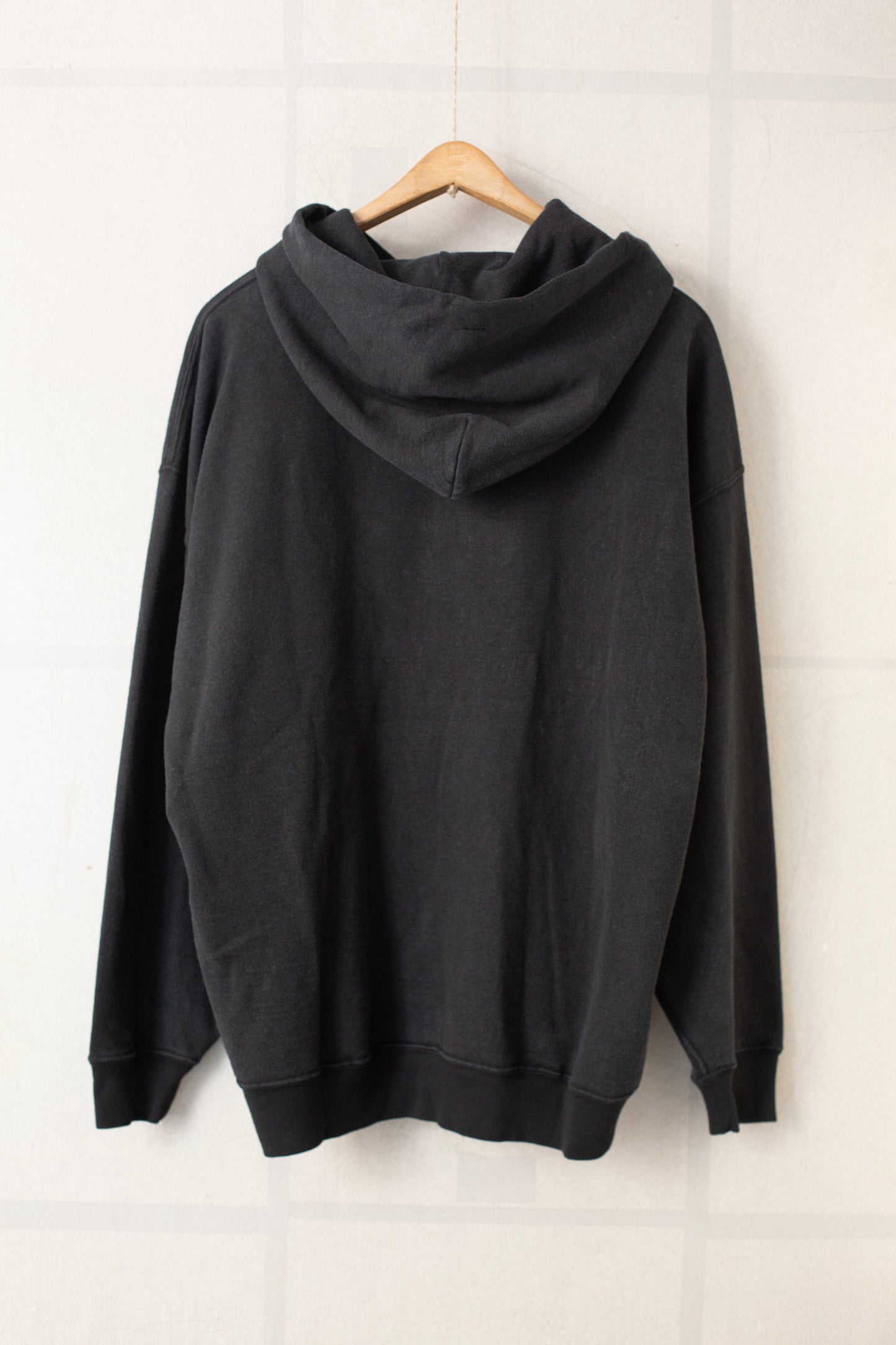 hooded sweatshirt in black organic cotton/hemp sweat