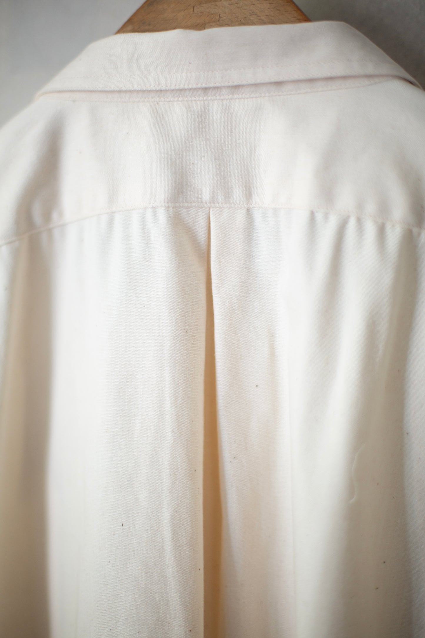 Ivory narrow collar shirt
