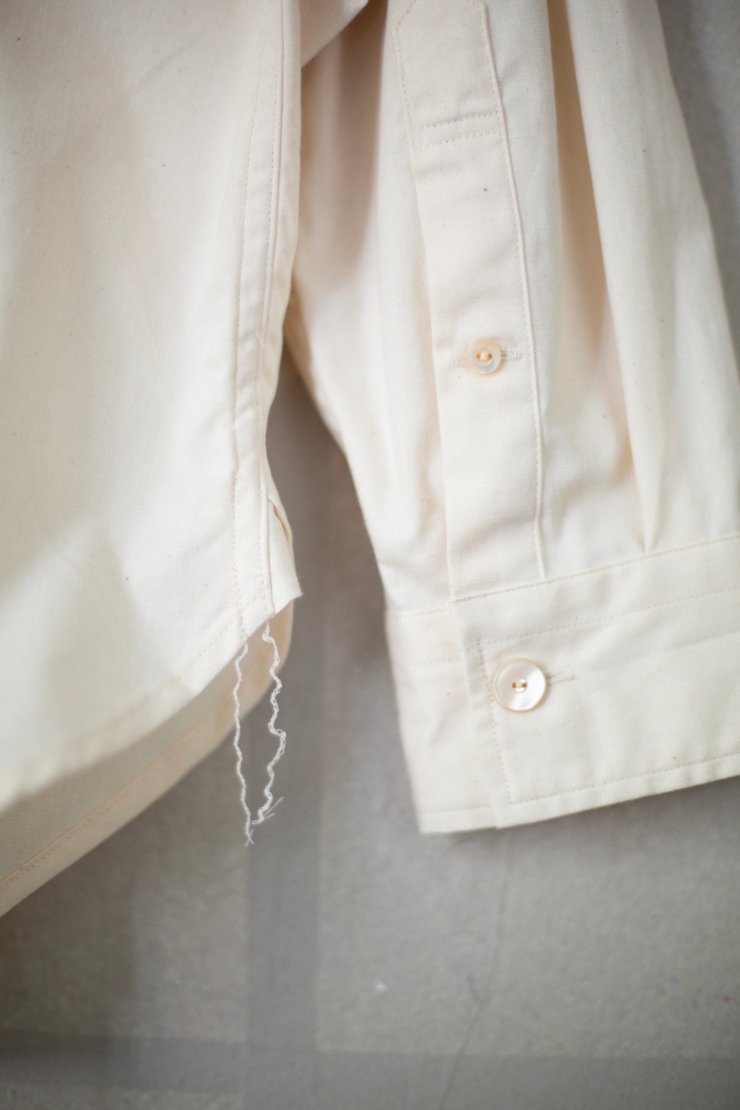Ivory narrow collar shirt