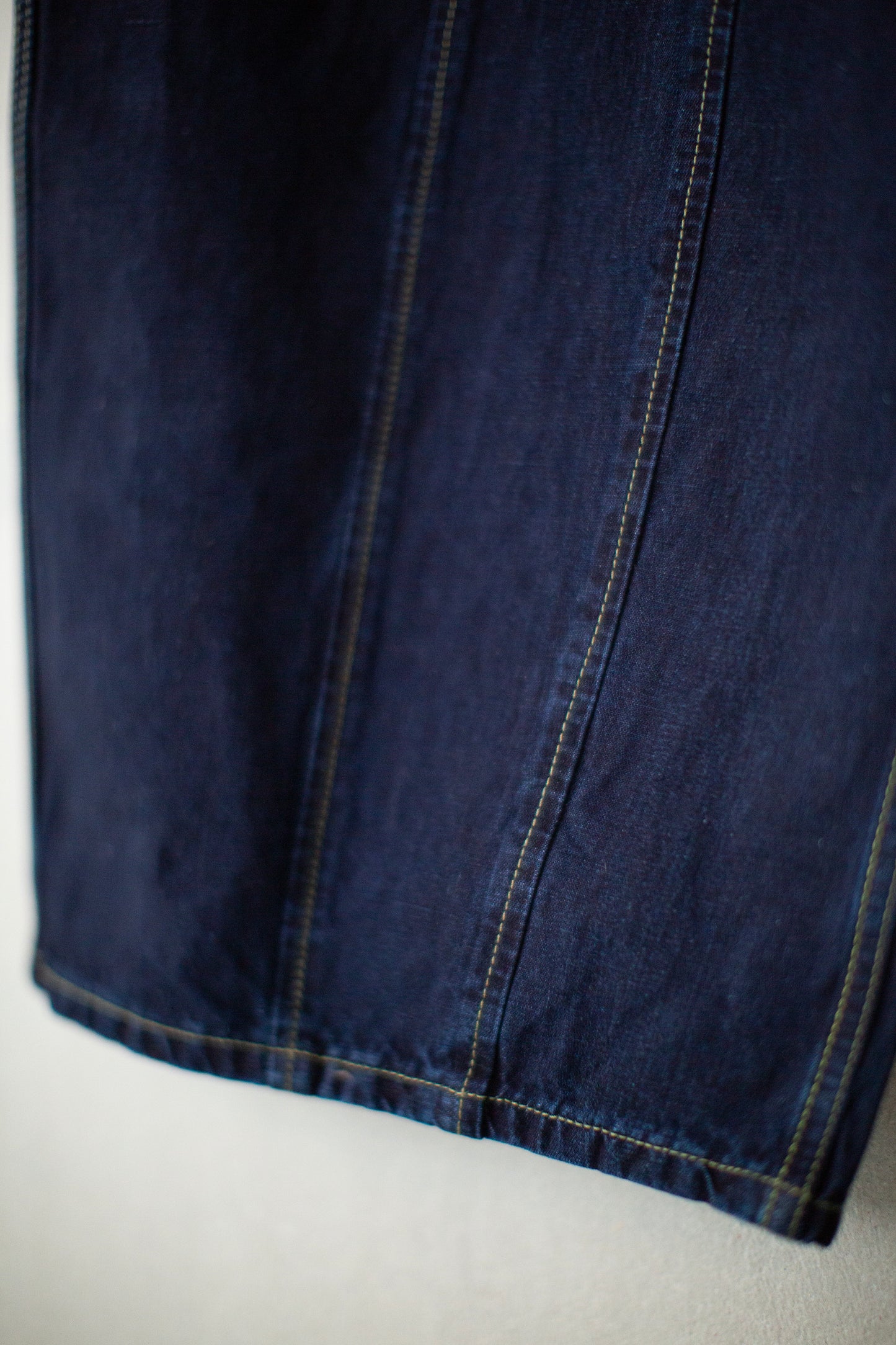 THE HIKER JEAN IN RINSED DENIM INDIGO