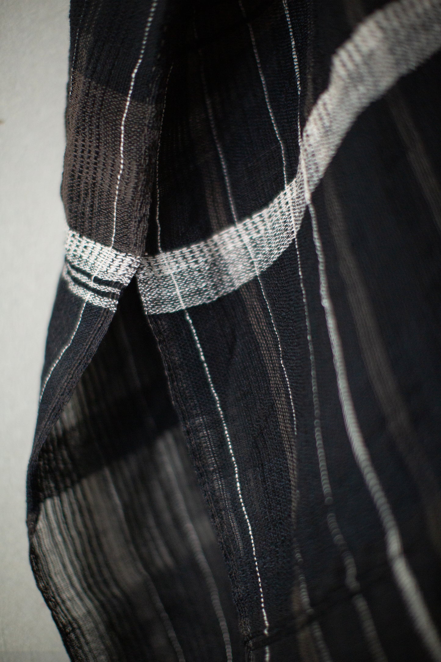 ROBE#2 - HANDWOVEN BLACK BROWN NATURAL