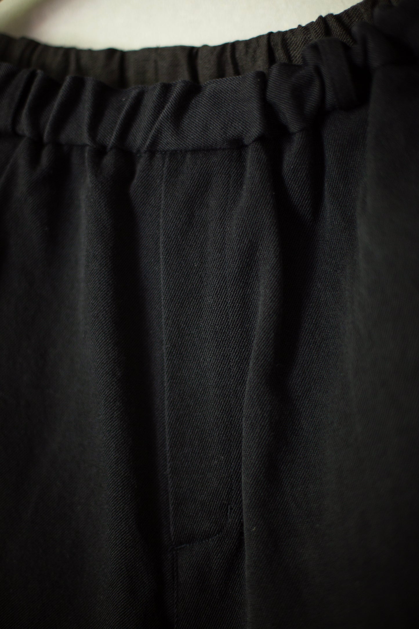 tapered pants in black wool-cotton twill