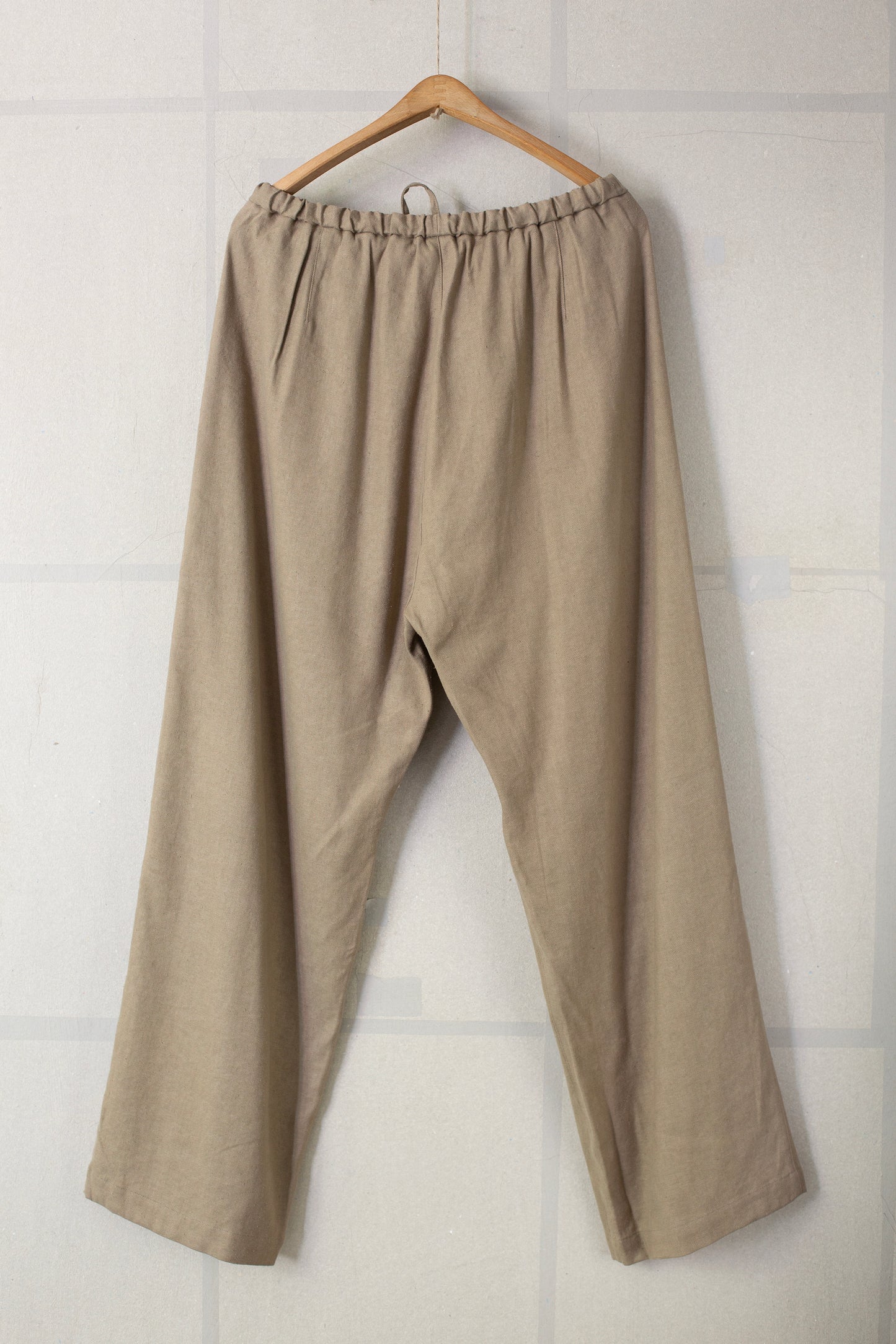 Straight pants in taupe silk linen twill