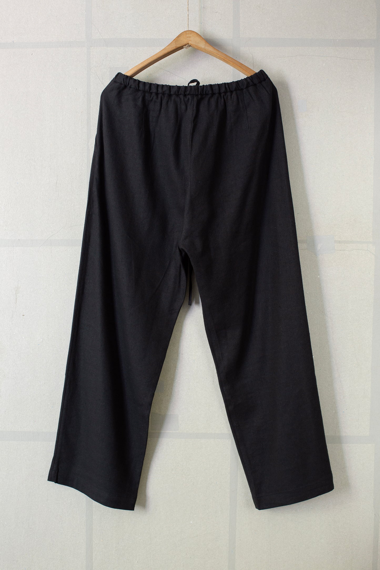 Straight pants in black silk linen twill