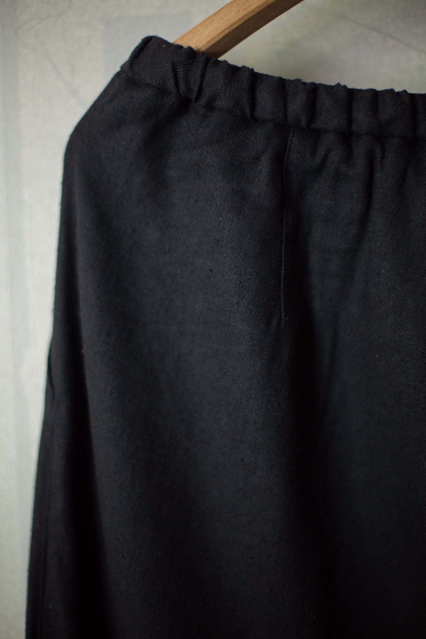 Straight pants in black silk linen twill