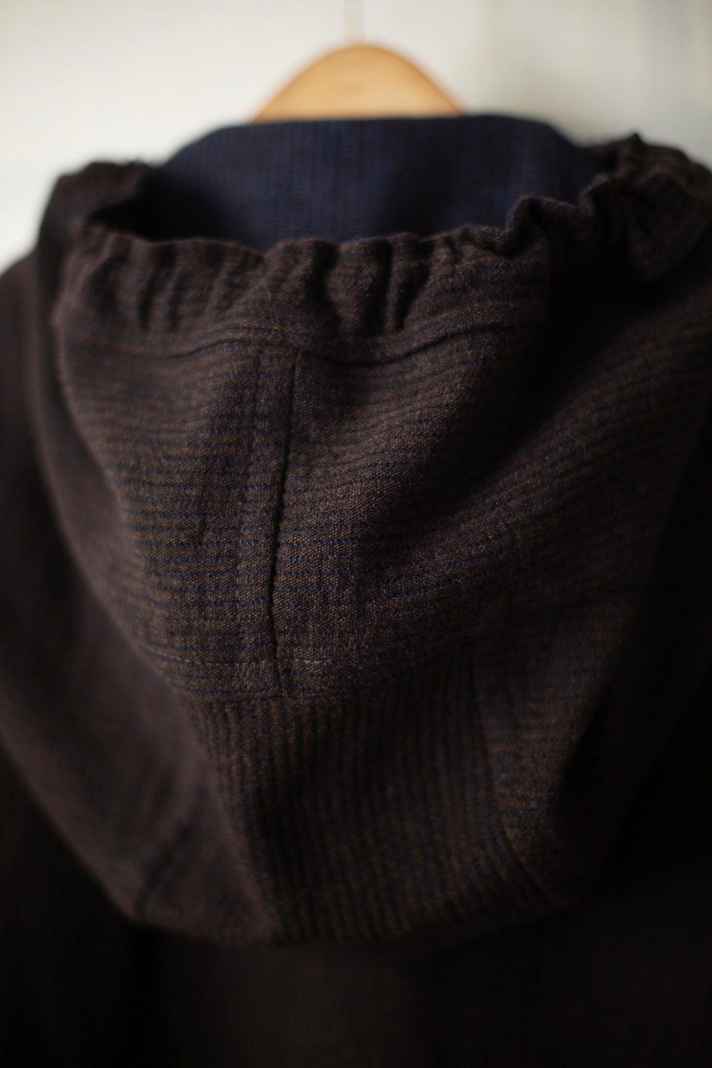 CAPE#5 - RIDGED LINEN WOOL EGGPLANT/INDIGO