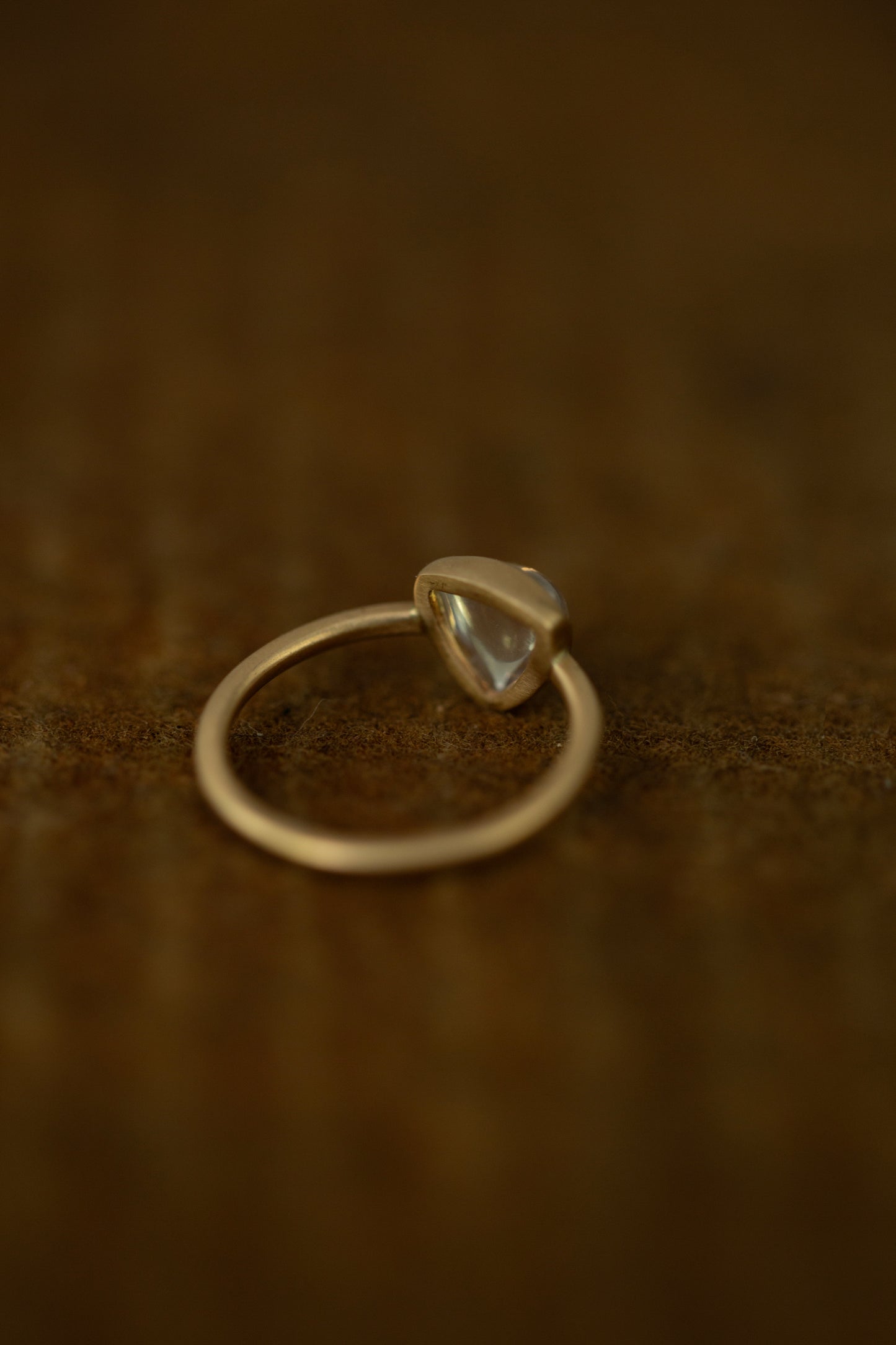 rainbow moonstone ring (1.5mm)