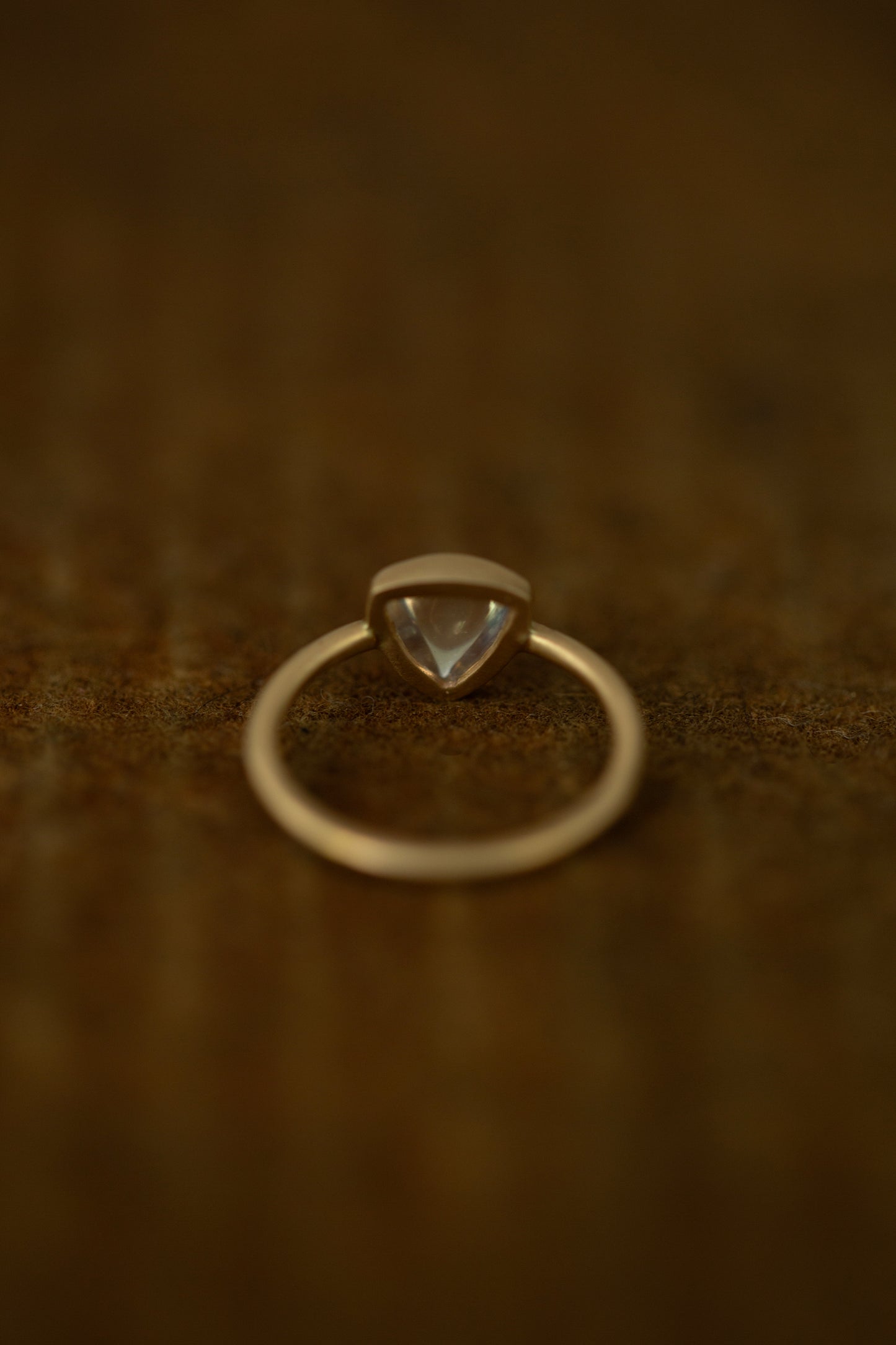 rainbow moonstone ring (1.5mm)
