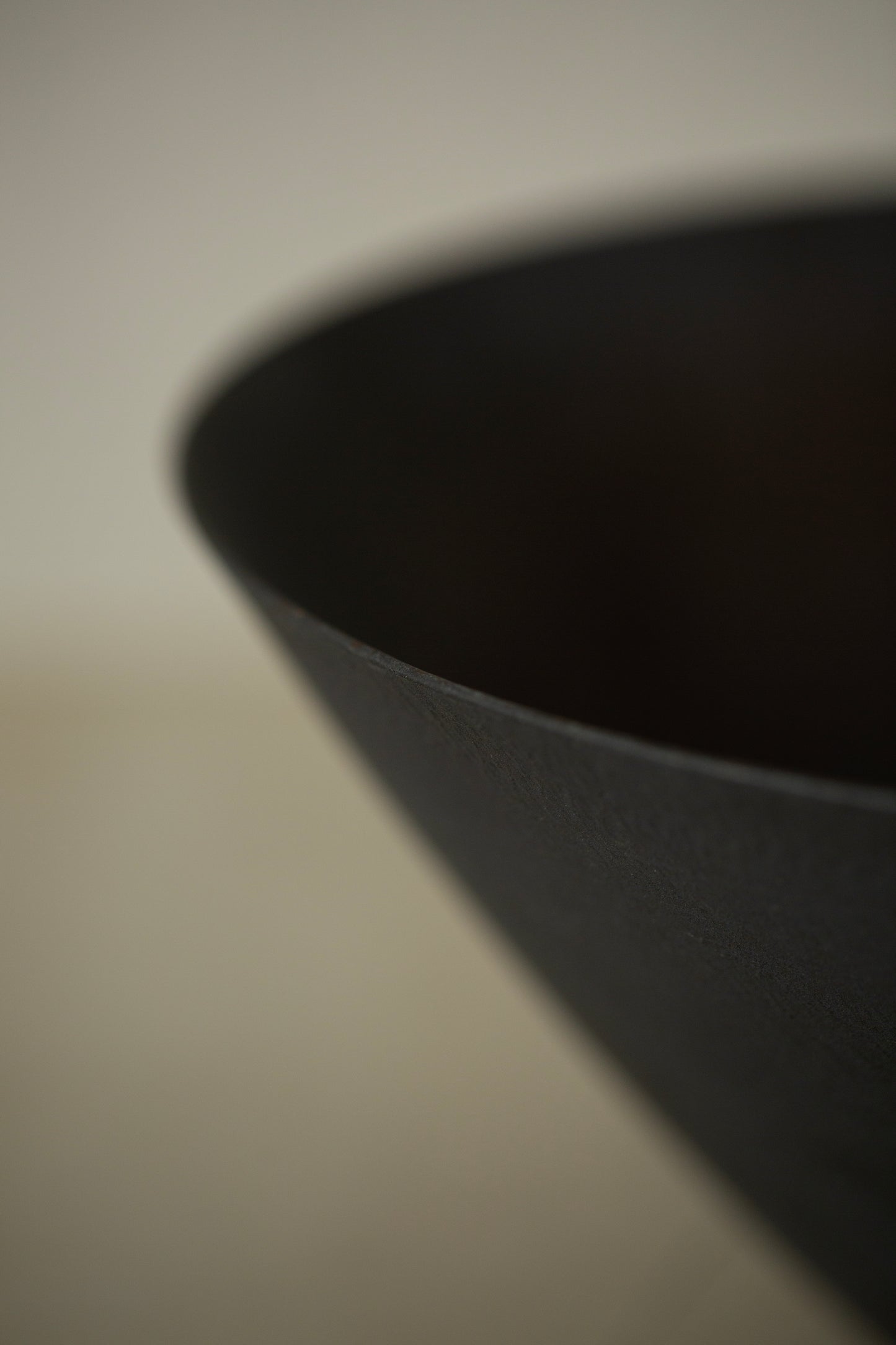 Large ceramic bowl by Ciprian Tocu