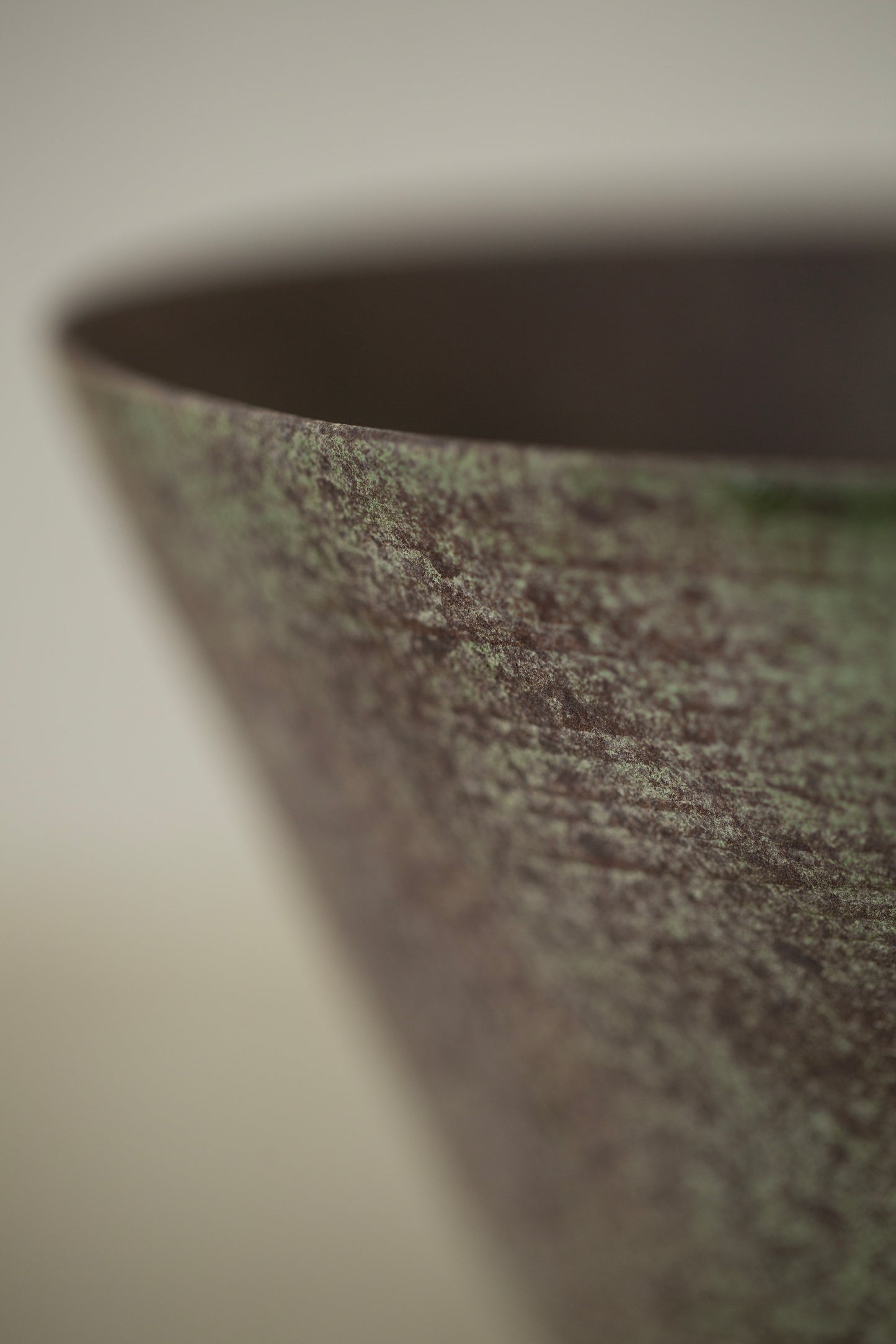 Ceramic bowl by Ciprian Tocu