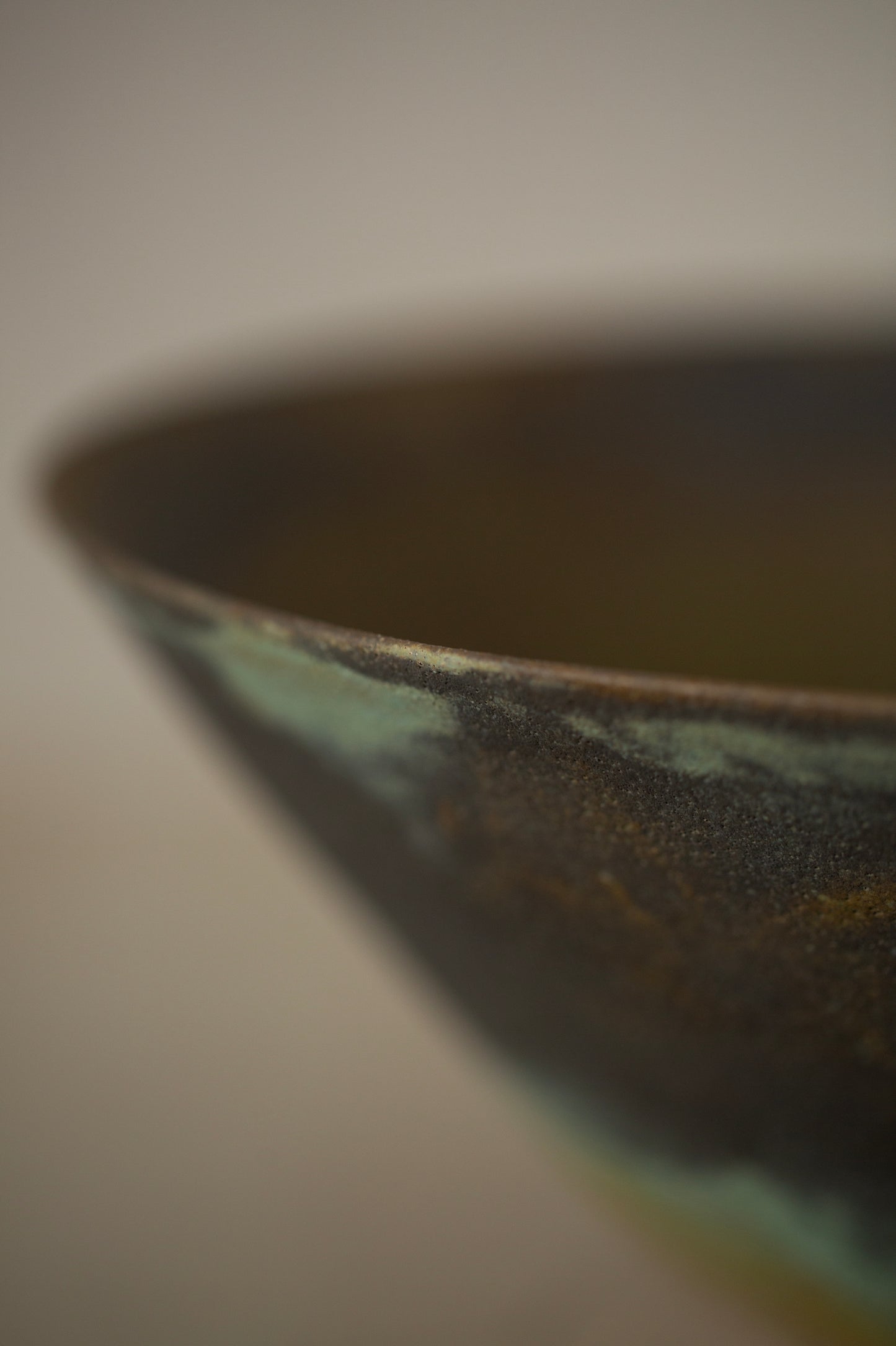 Ceramic bowl by Ciprian Tocu