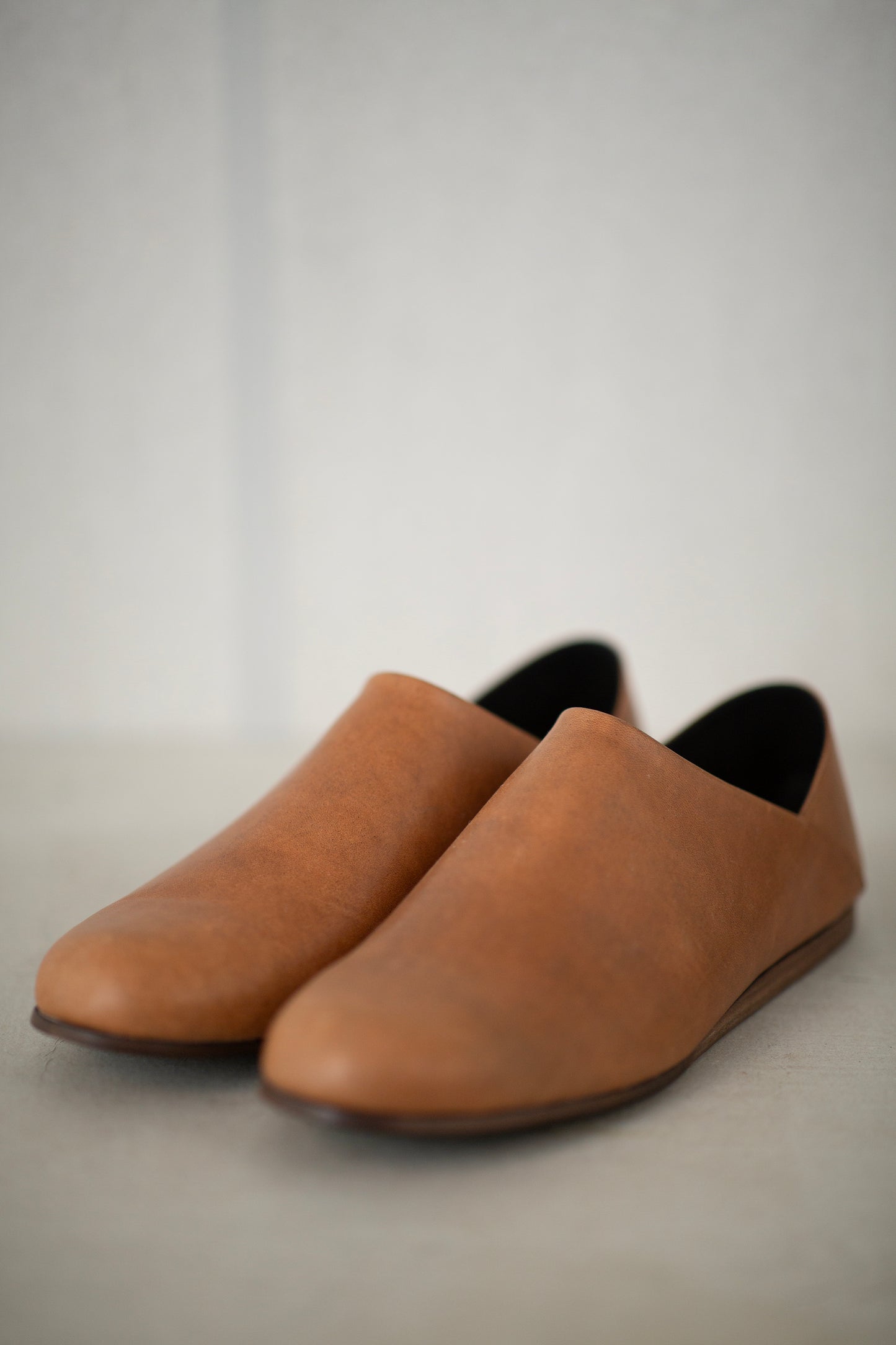 handmade horsehide babouche brown