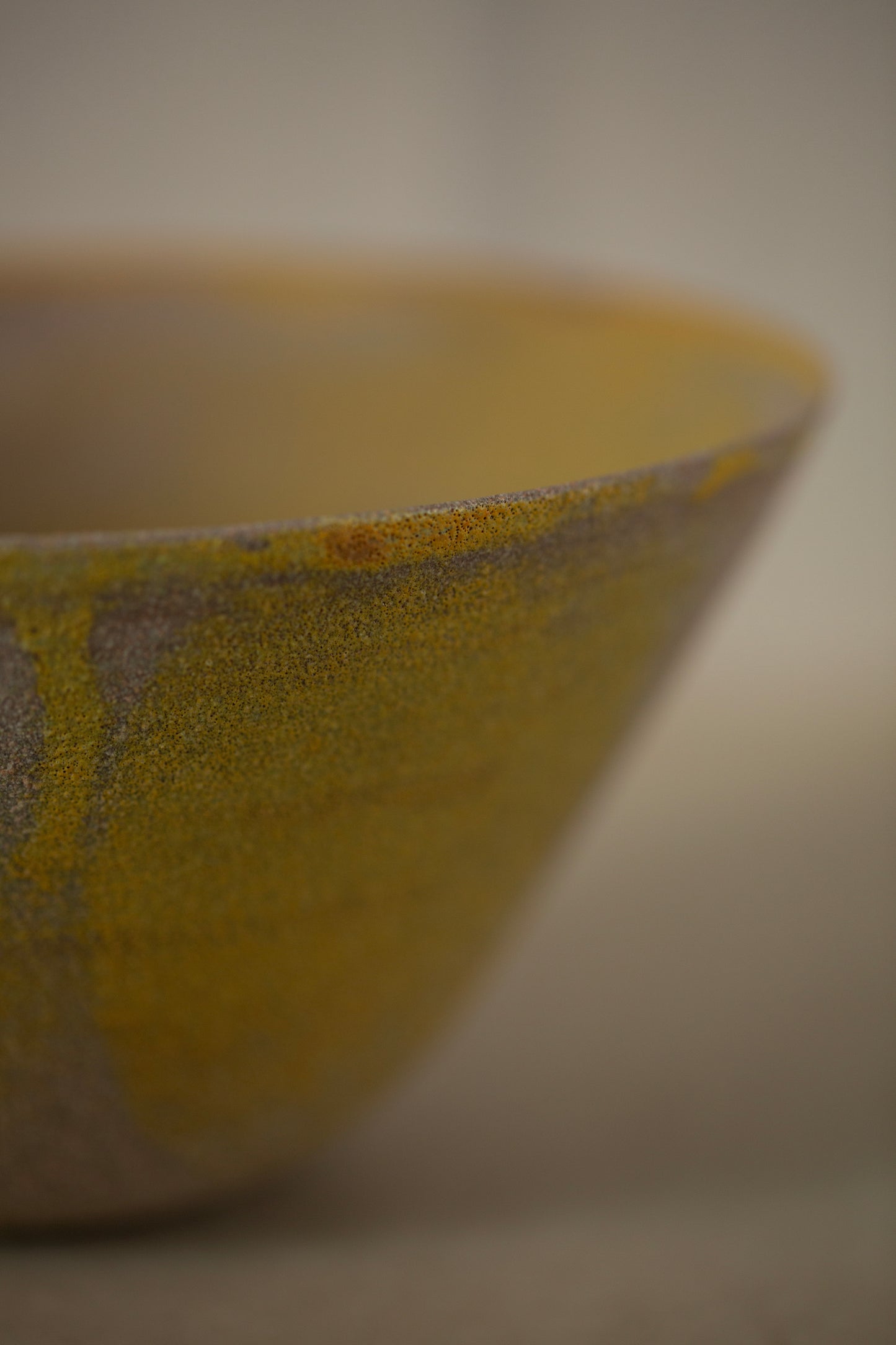 Ceramic bowl by Ciprian Tocu