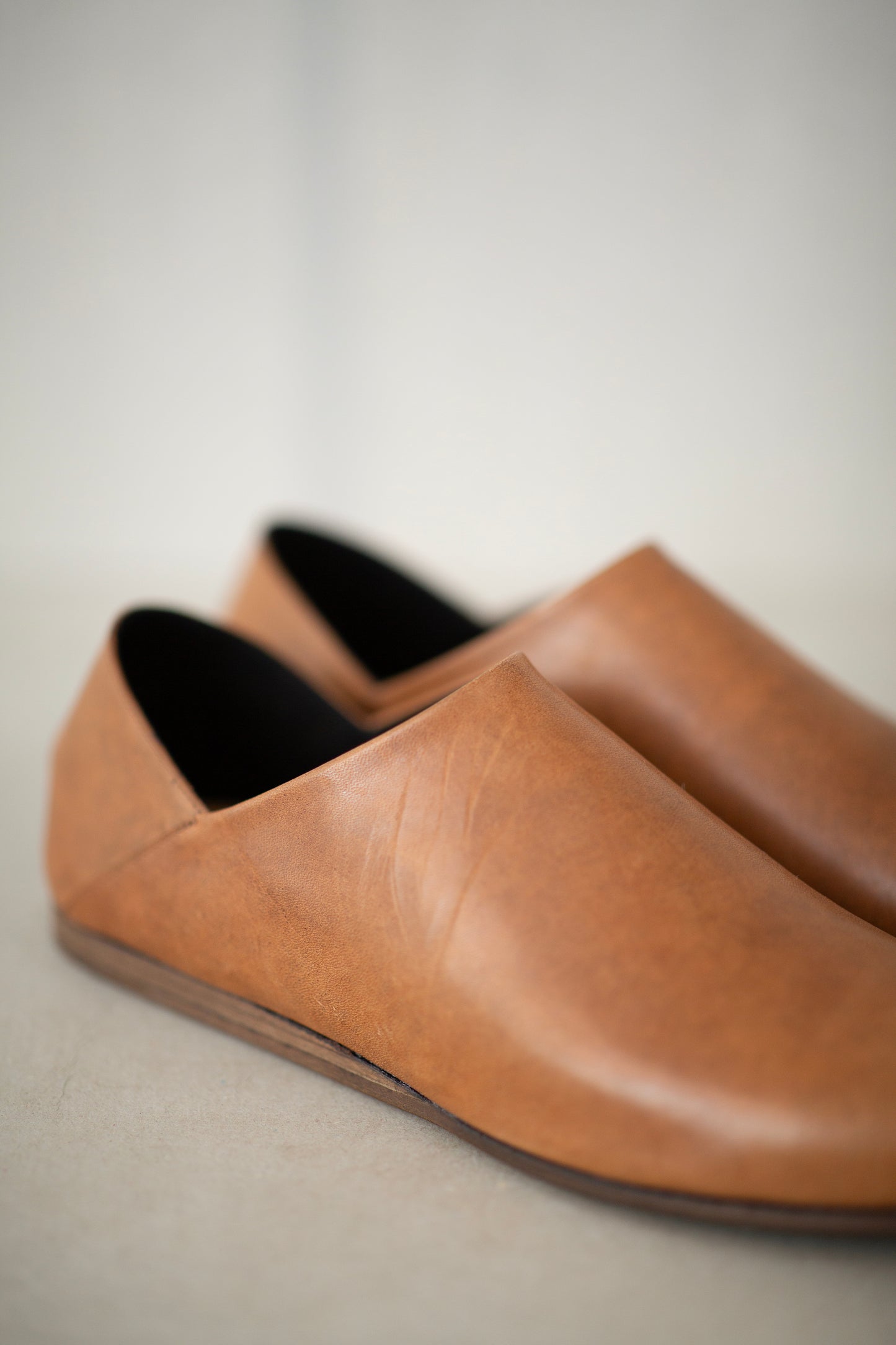 handmade horsehide babouche brown
