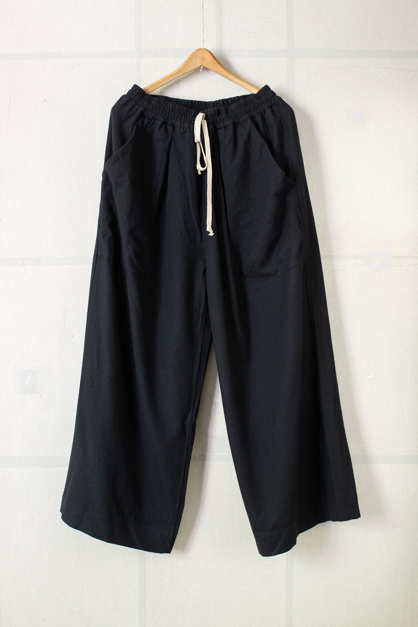black brushed soft wool cloth wide easy pants