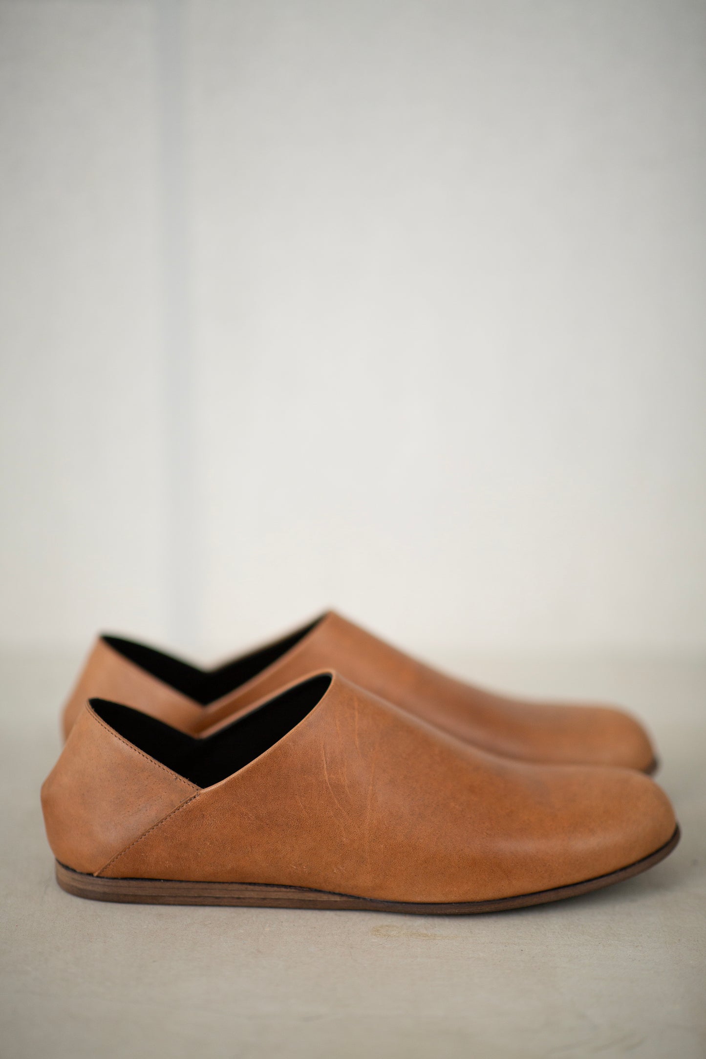 handmade horsehide babouche brown