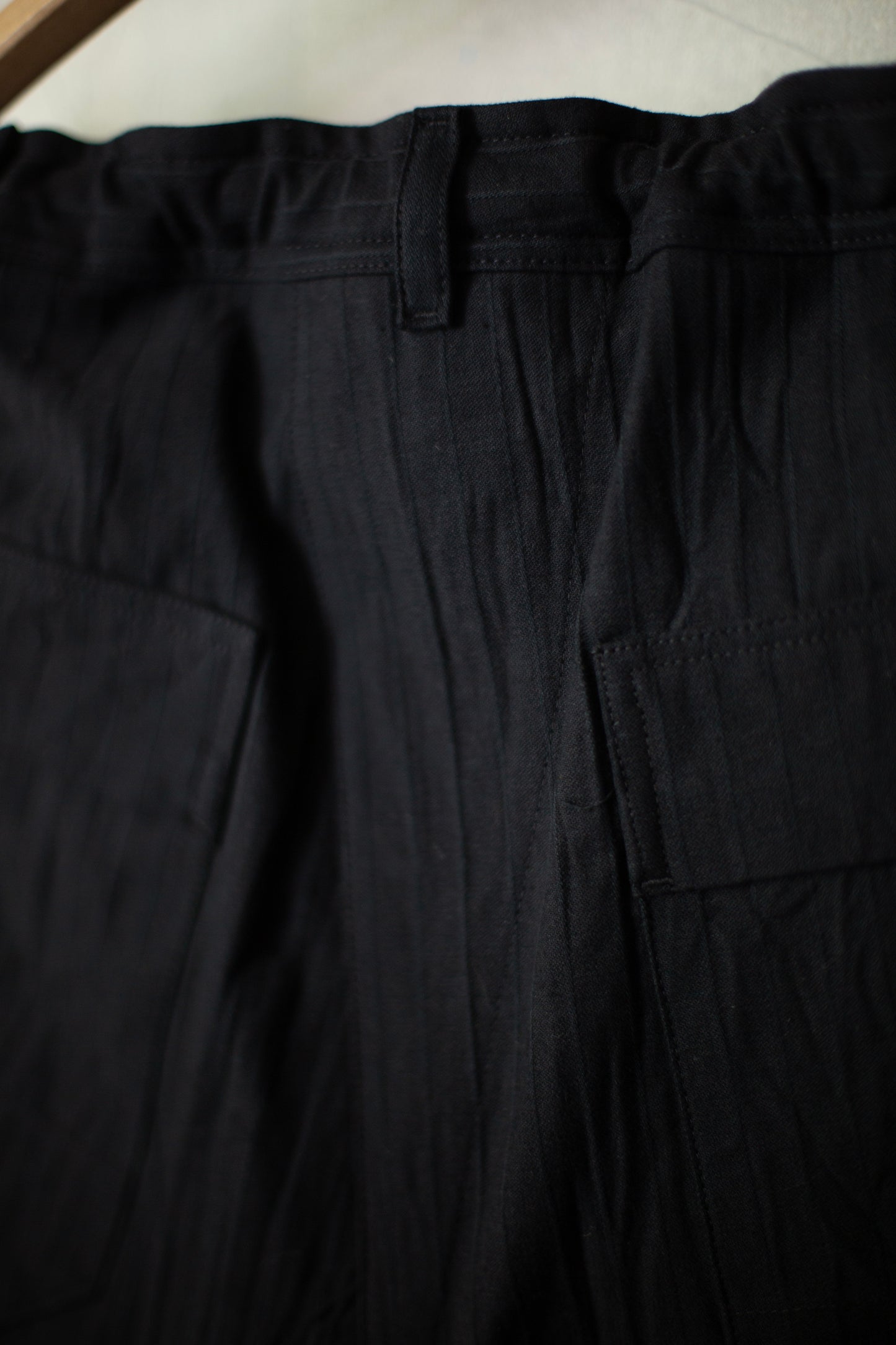 TROUSERS#72 - WRINKLE COTTON BLACK STRIPED