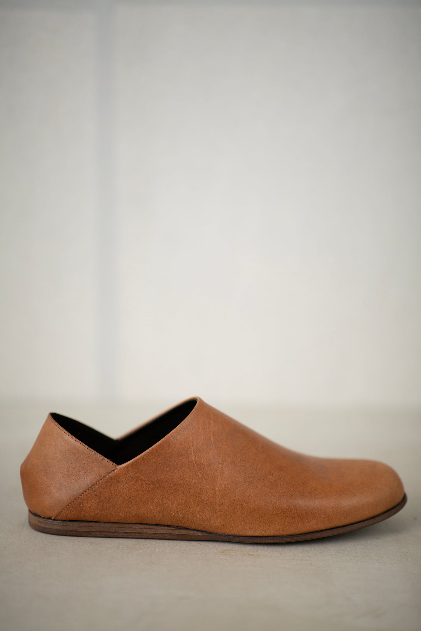 handmade horsehide babouche brown