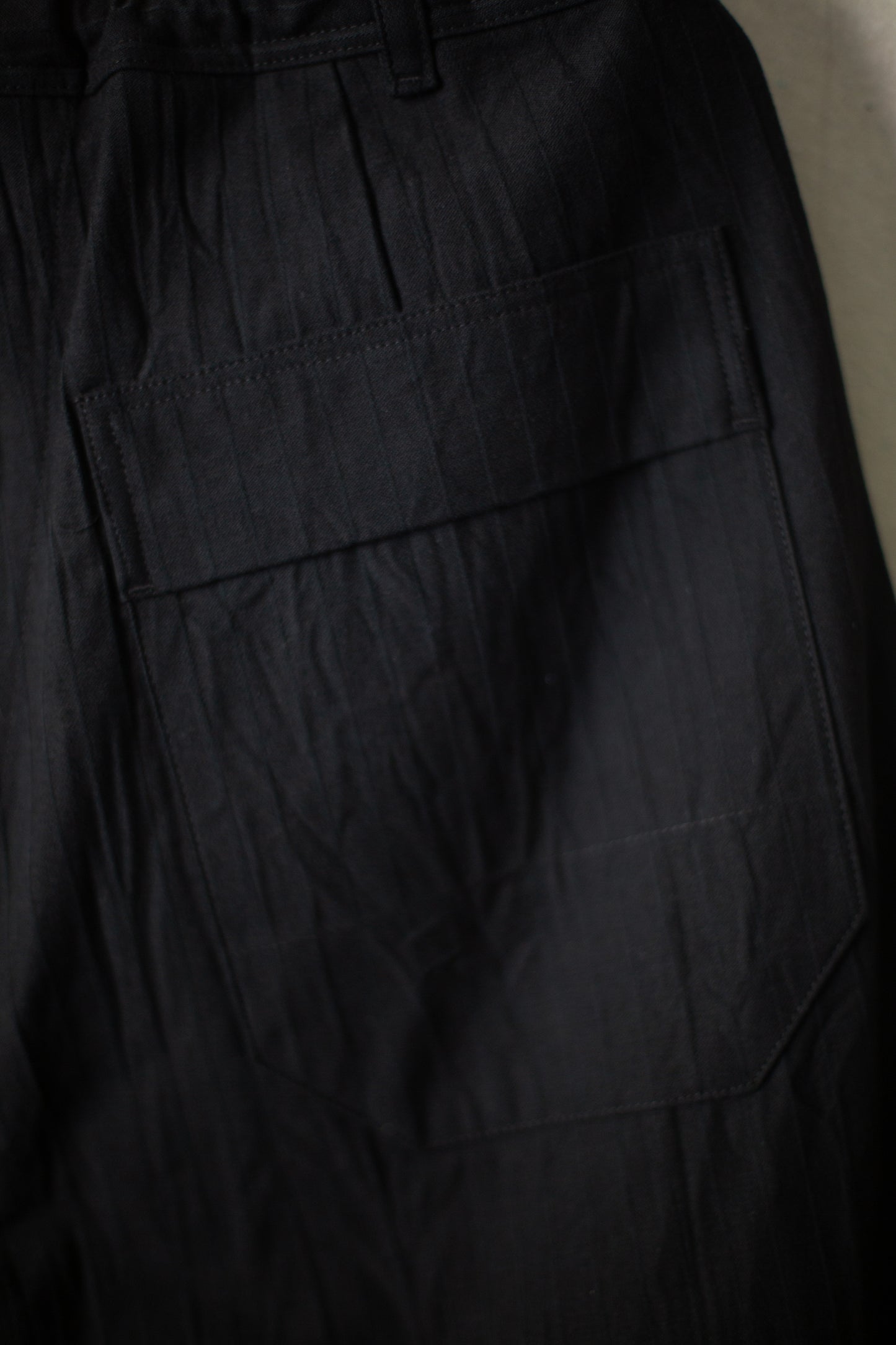 TROUSERS#72 - WRINKLE COTTON BLACK STRIPED