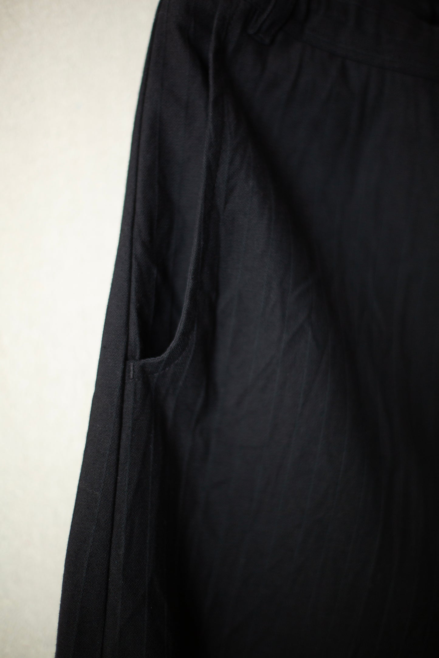 TROUSERS#72 - WRINKLE COTTON BLACK STRIPED