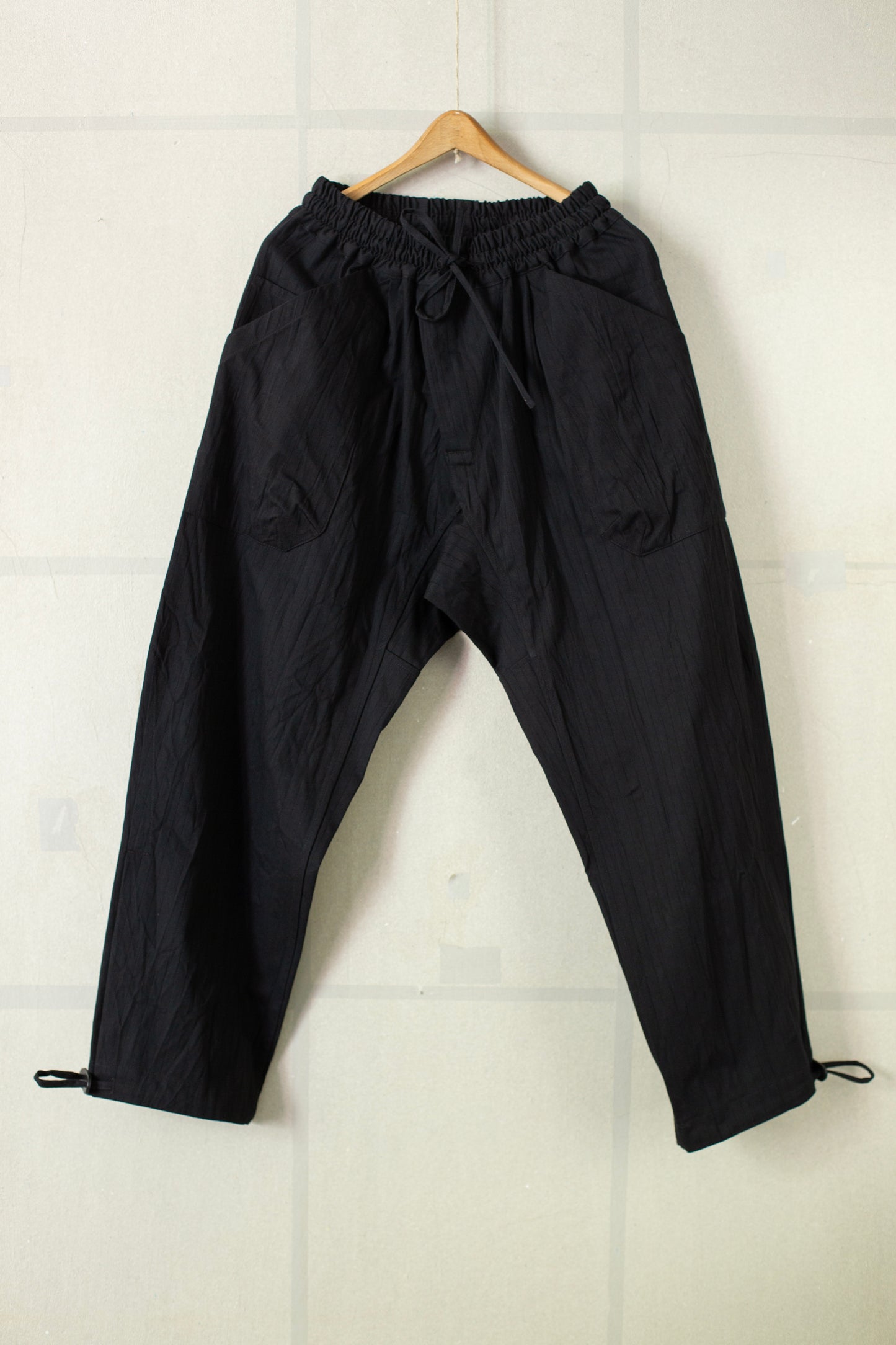 TROUSERS#88 - WRINKLE COTTON BLACK STRIPED