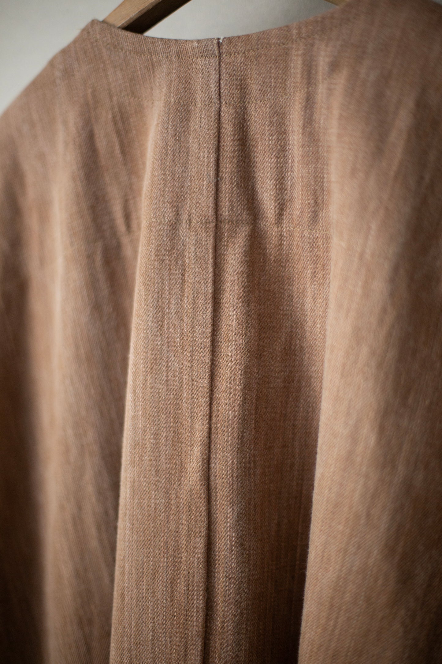 SLEEVELESS COAT#3 - COTTON DENIM KAKISHIBU