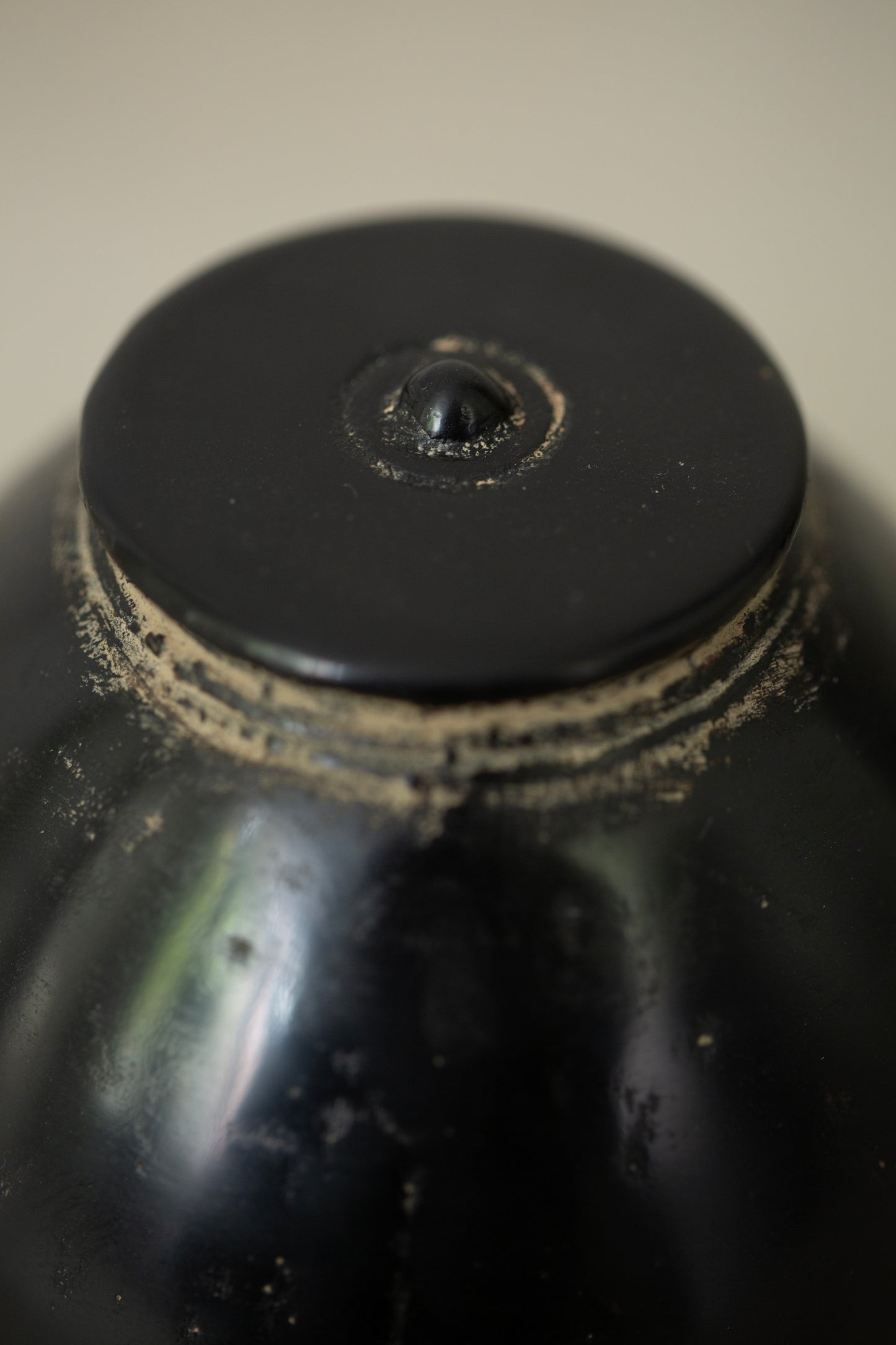 Large ceramic container by Kenta Anzai