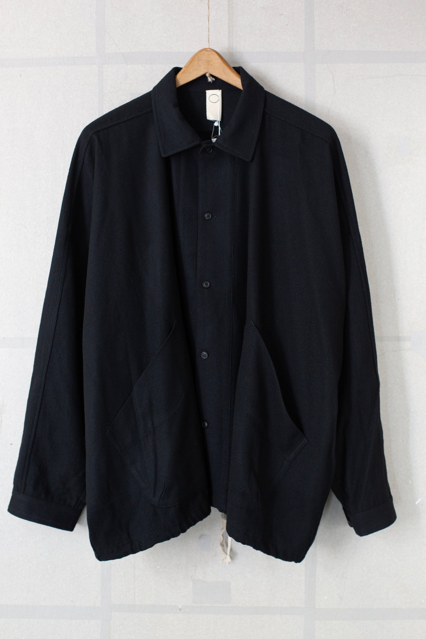 black brushed soft wool cloth balloon shirt