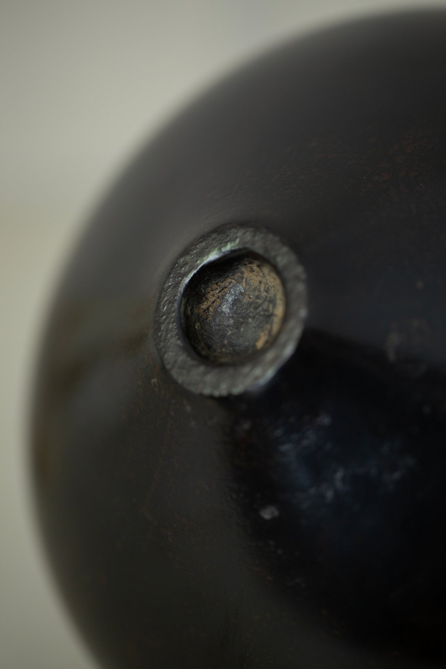 Ceramic vase by Kenta Anzai