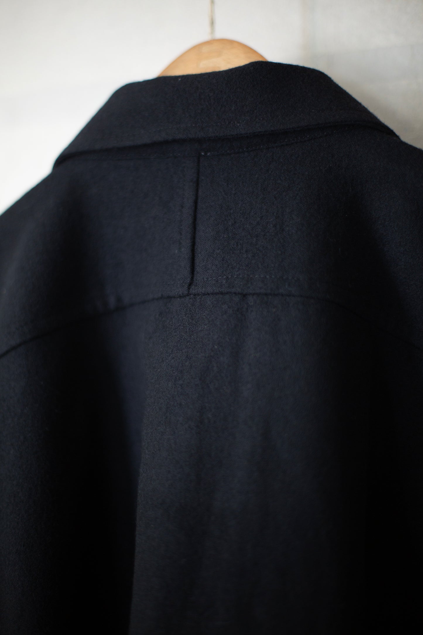 black brushed soft wool cloth balloon shirt