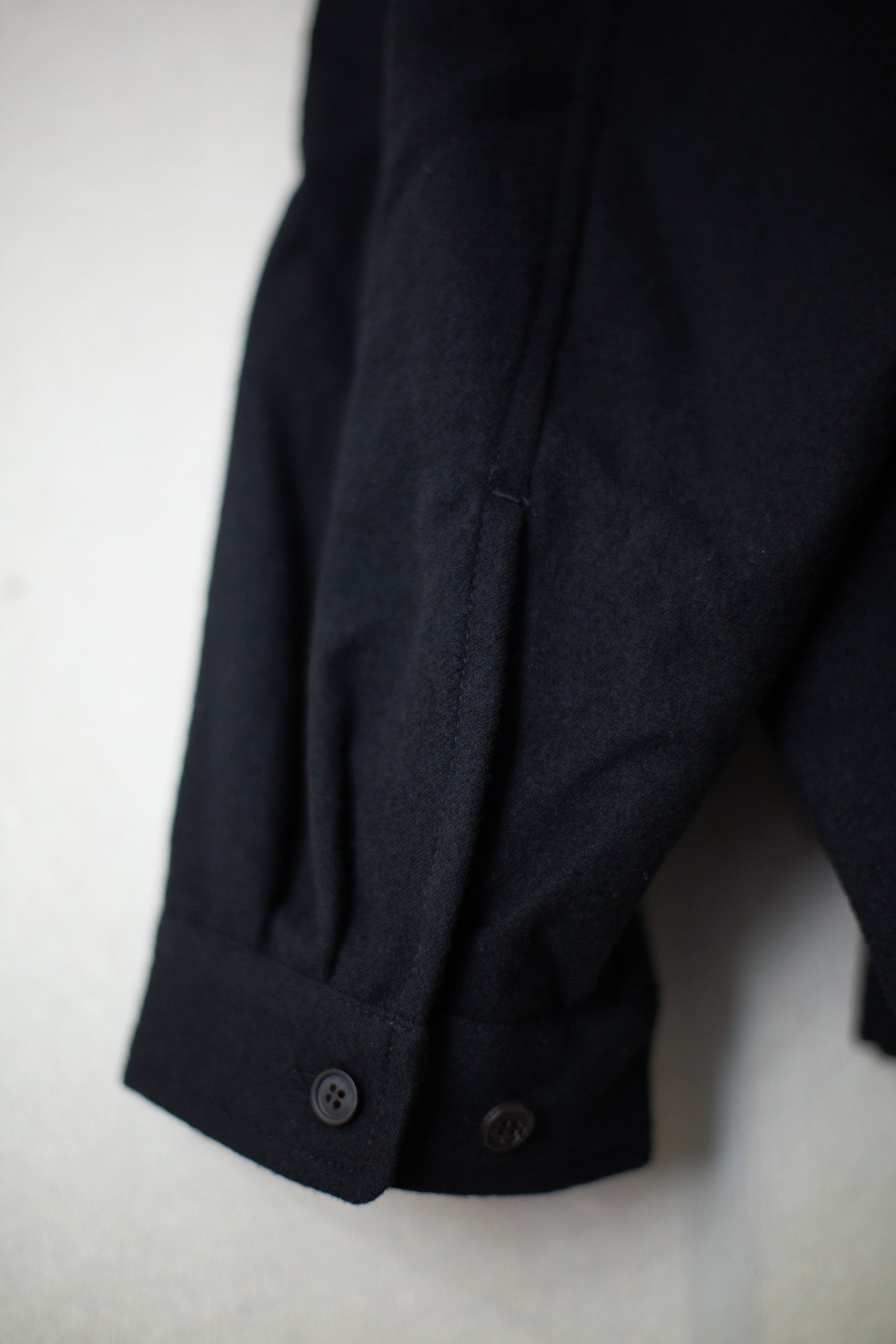 black brushed soft wool cloth balloon shirt