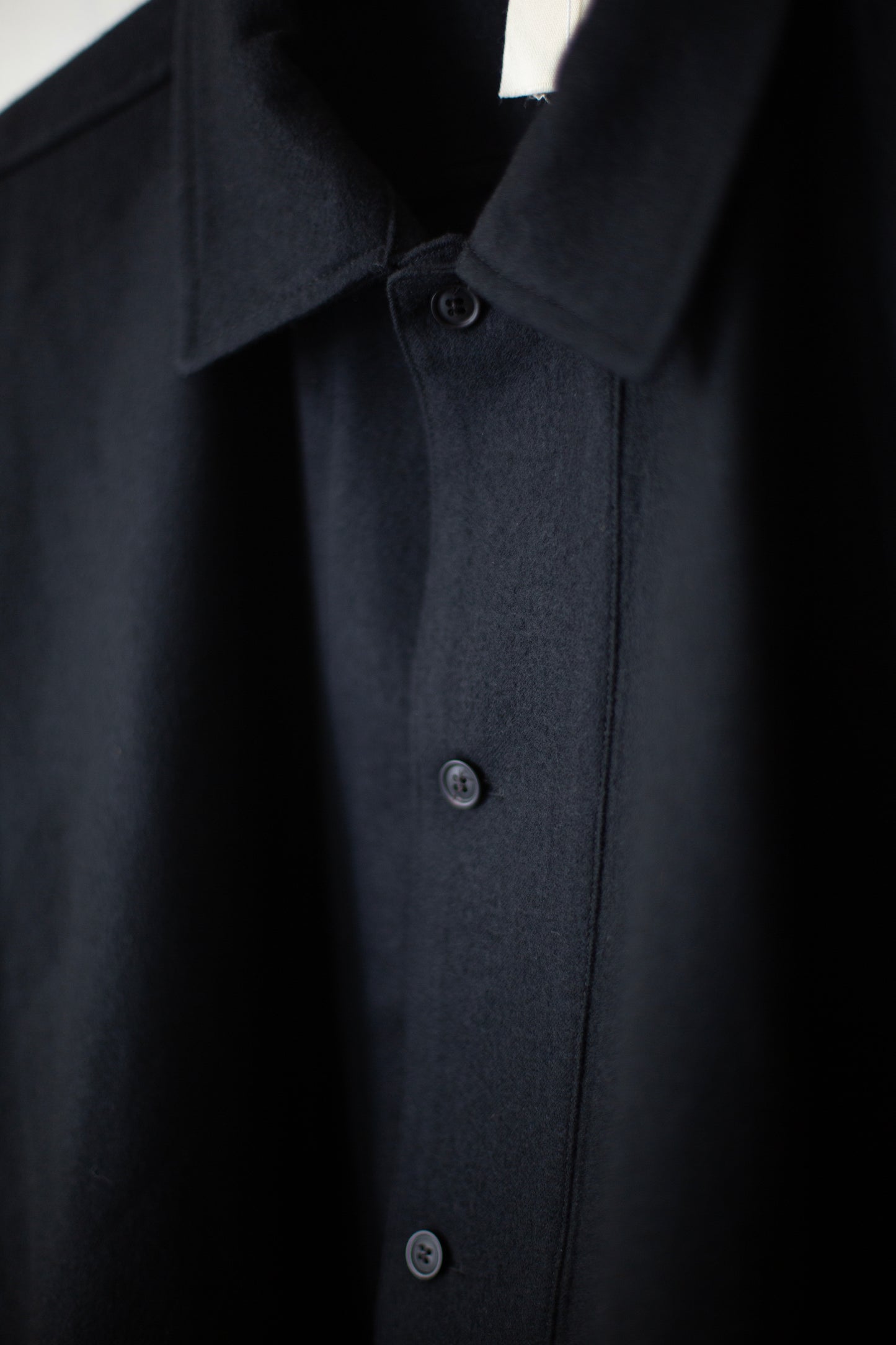 black brushed soft wool cloth balloon shirt